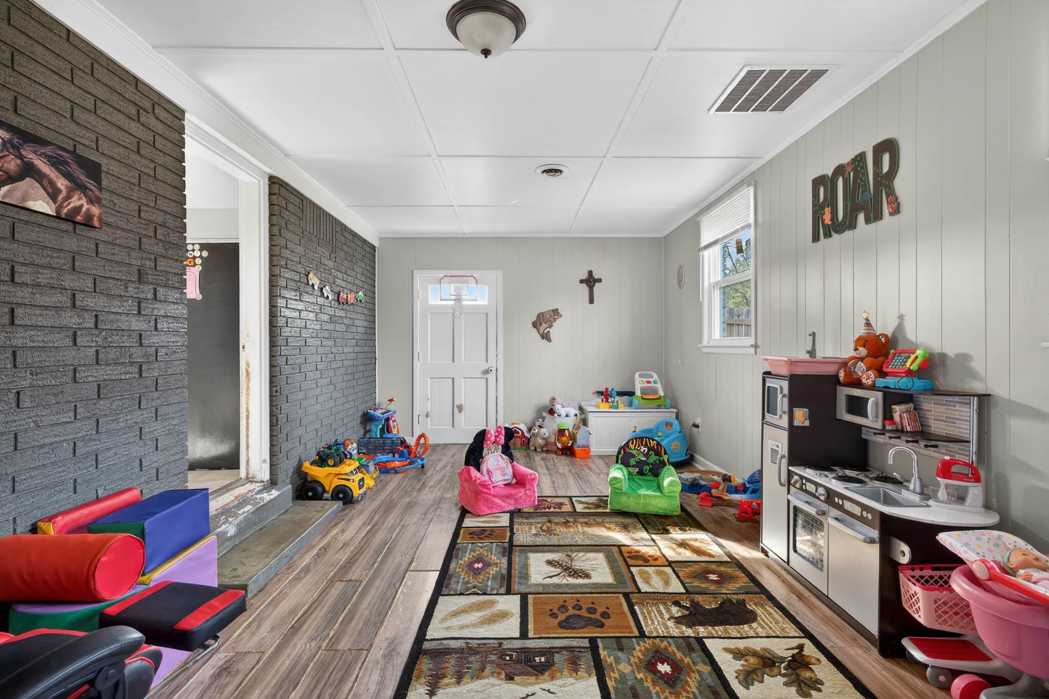 53 Hawesville Rd, Fordsville, Kentucky 42343, 3 Bedrooms Bedrooms, ,1 BathroomBathrooms,Single Family Residence,For Sale,Hawesville Rd,94452