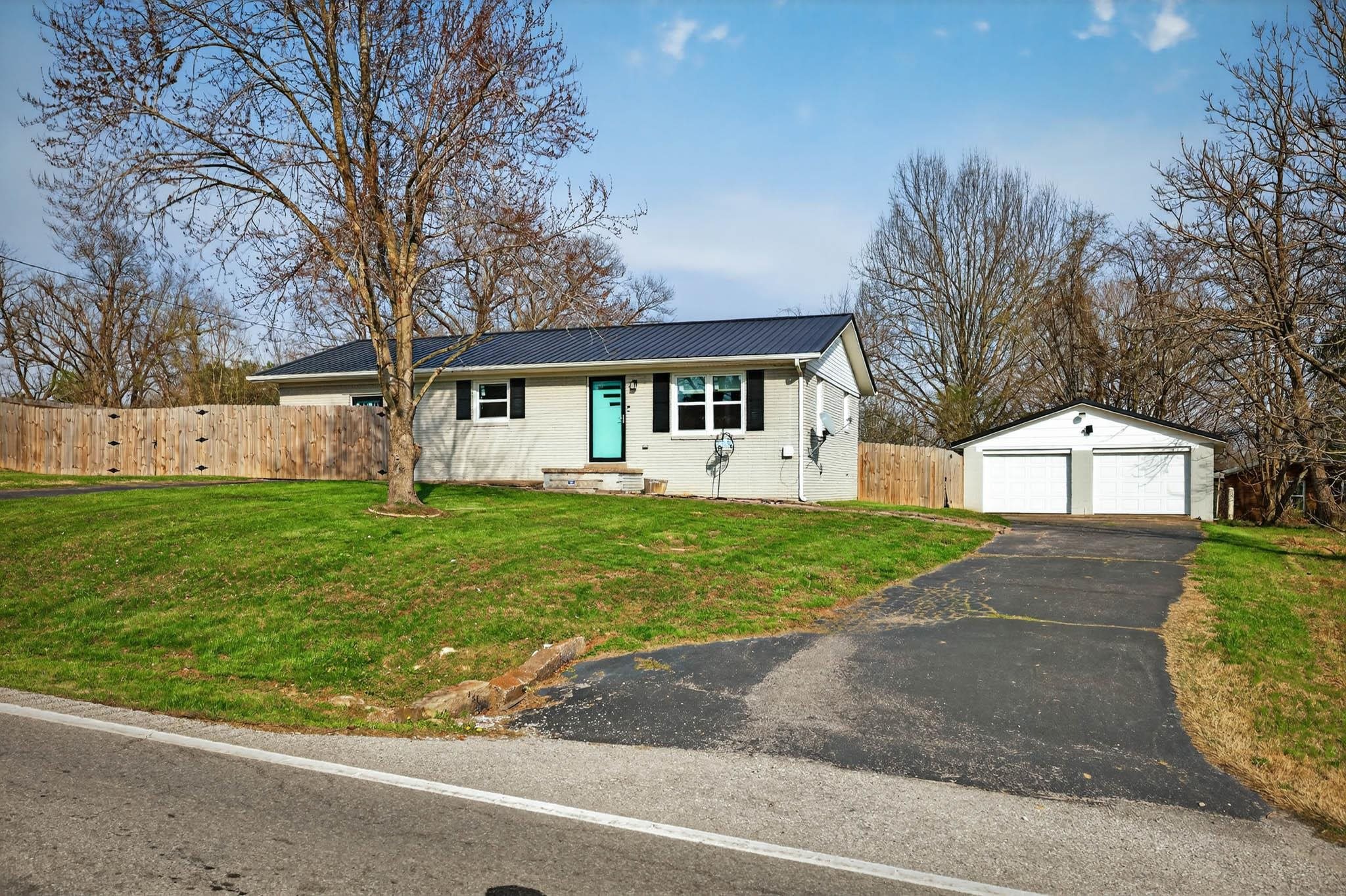 53 Hawesville Rd, Fordsville, Kentucky 42343, 3 Bedrooms Bedrooms, ,1 BathroomBathrooms,Single Family Residence,For Sale,Hawesville Rd,94452