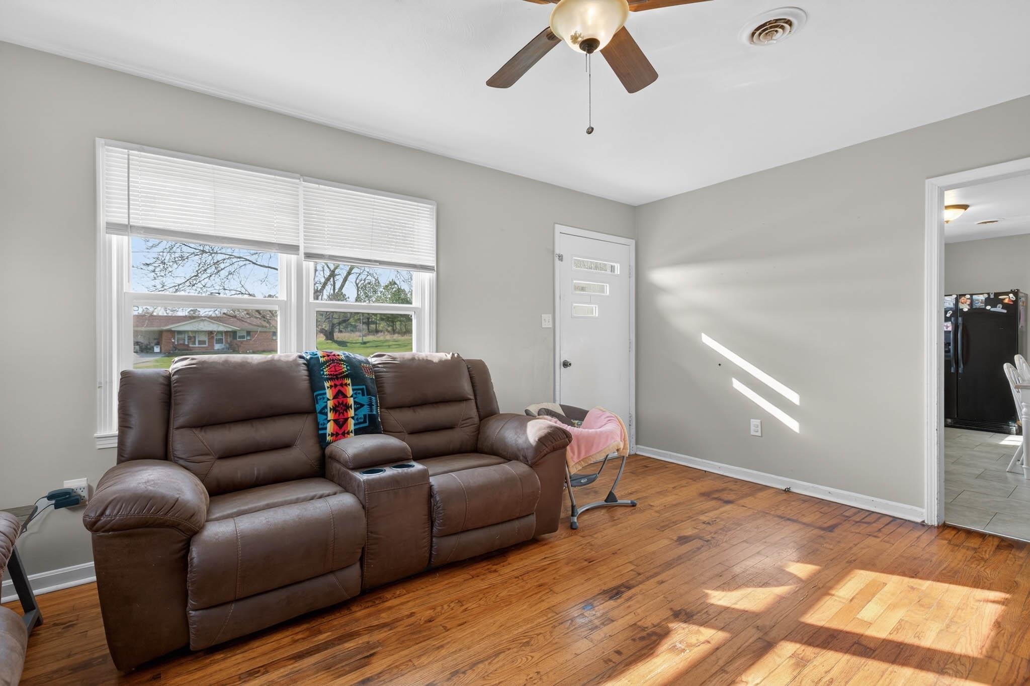 53 Hawesville Rd, Fordsville, Kentucky 42343, 3 Bedrooms Bedrooms, ,1 BathroomBathrooms,Single Family Residence,For Sale,Hawesville Rd,94452