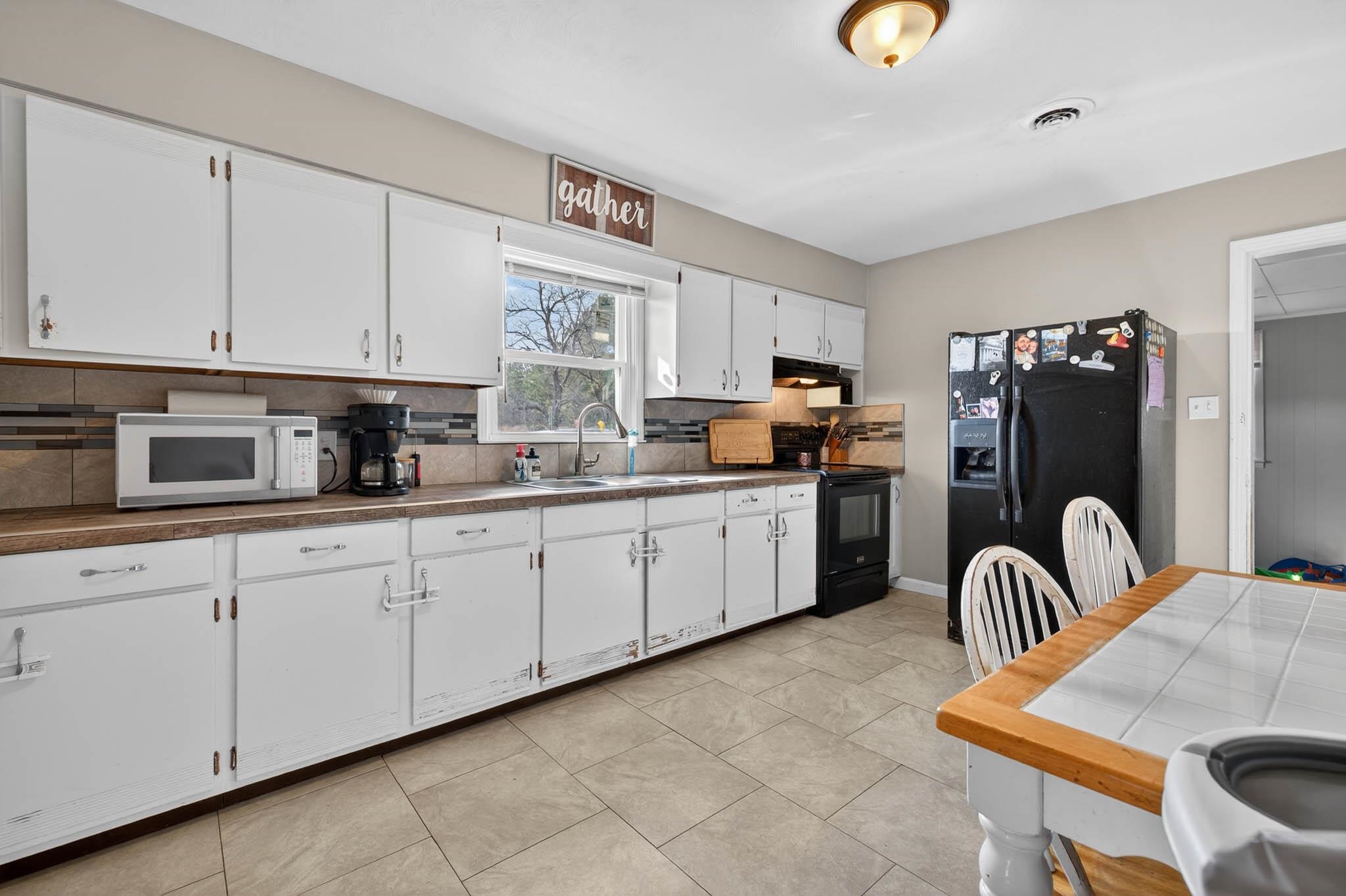 53 Hawesville Rd, Fordsville, Kentucky 42343, 3 Bedrooms Bedrooms, ,1 BathroomBathrooms,Single Family Residence,For Sale,Hawesville Rd,94452