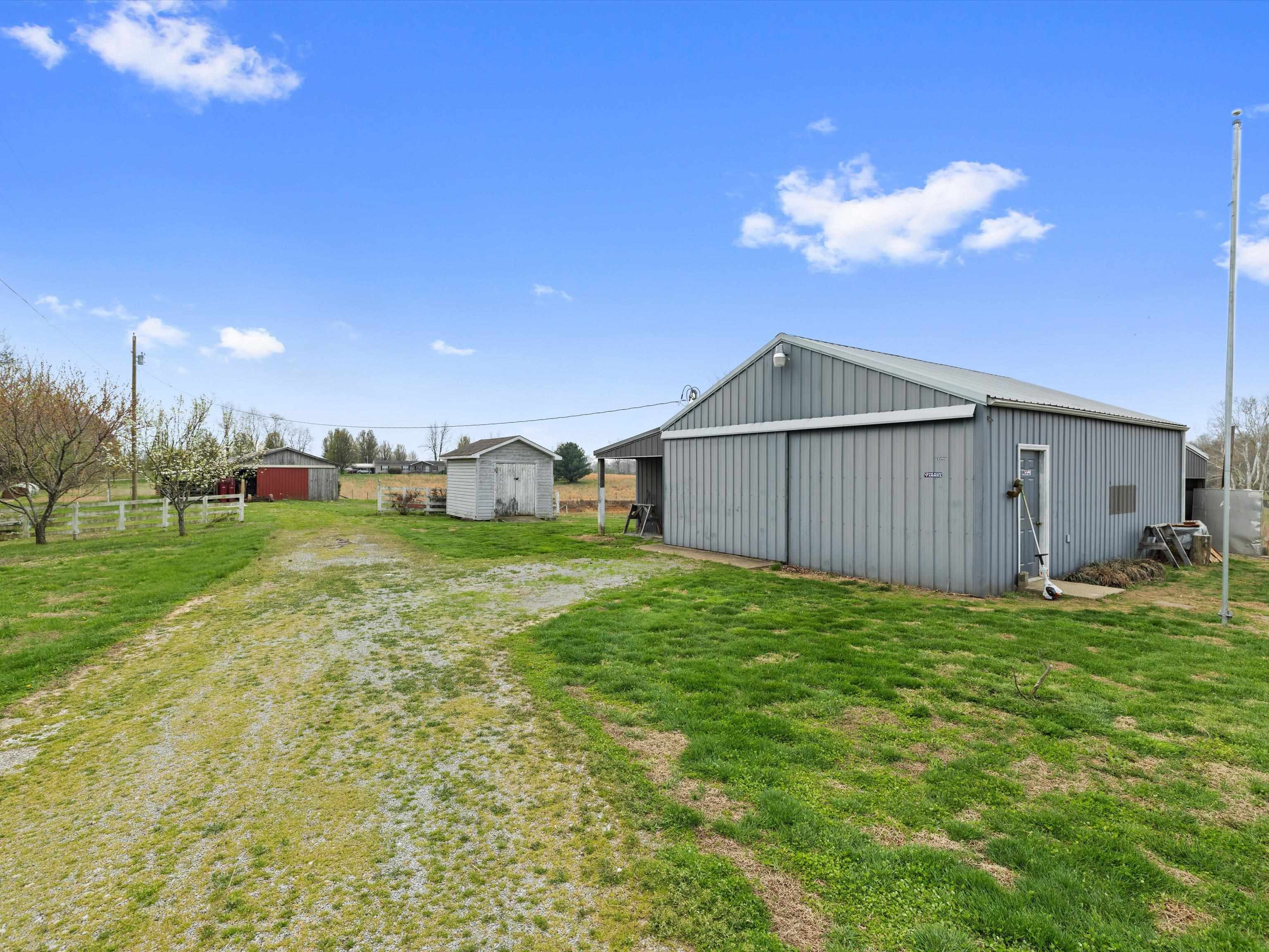 207 Askin Rd, Fordsville, Kentucky 42343, 4 Bedrooms Bedrooms, ,3 BathroomsBathrooms,Single Family Residence,For Sale,Askin Rd,94453