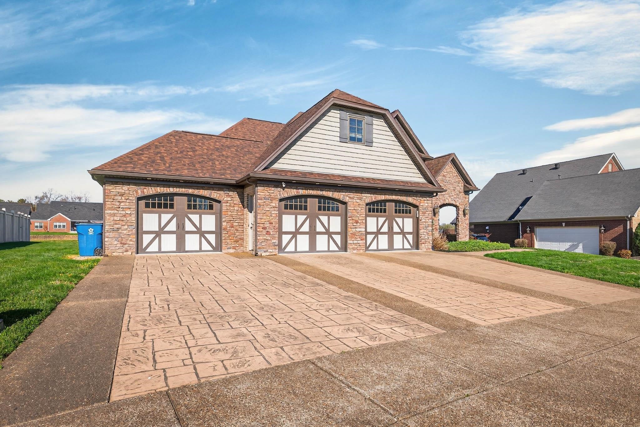 4526 Lake Forest Drive, Owensboro, Kentucky 42303, 5 Bedrooms Bedrooms, ,3 BathroomsBathrooms,Single Family Residence,For Sale,Lake Forest Drive,94454