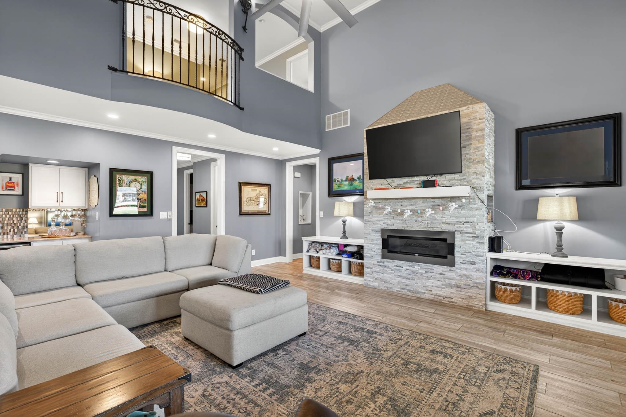 4526 Lake Forest Drive, Owensboro, Kentucky 42303, 5 Bedrooms Bedrooms, ,3 BathroomsBathrooms,Single Family Residence,For Sale,Lake Forest Drive,94454