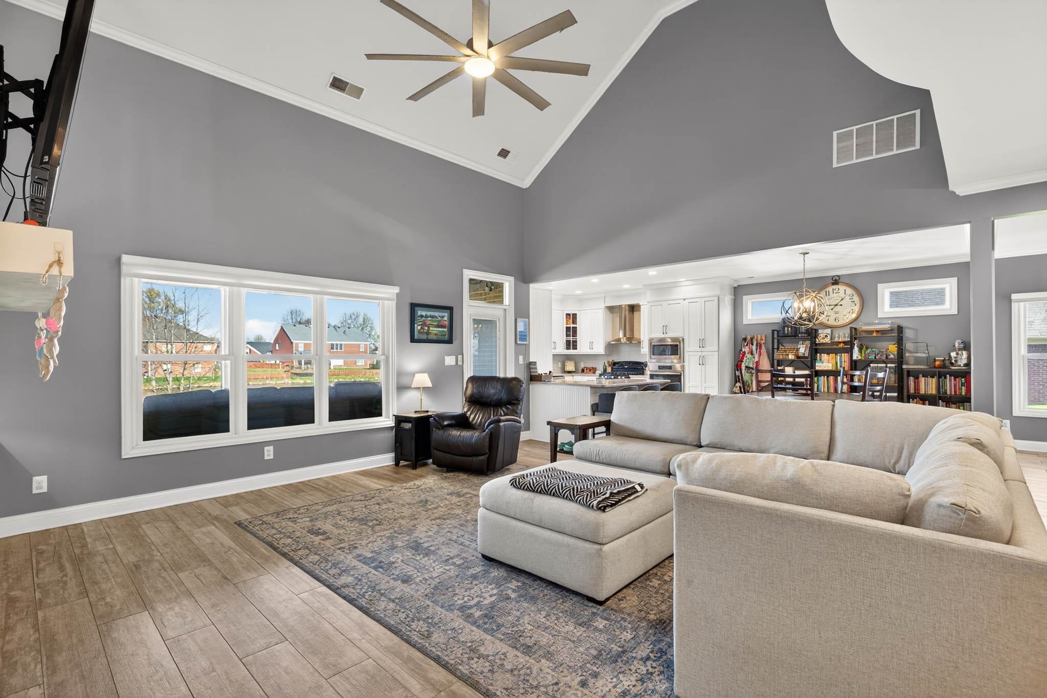 4526 Lake Forest Drive, Owensboro, Kentucky 42303, 5 Bedrooms Bedrooms, ,3 BathroomsBathrooms,Single Family Residence,For Sale,Lake Forest Drive,94454