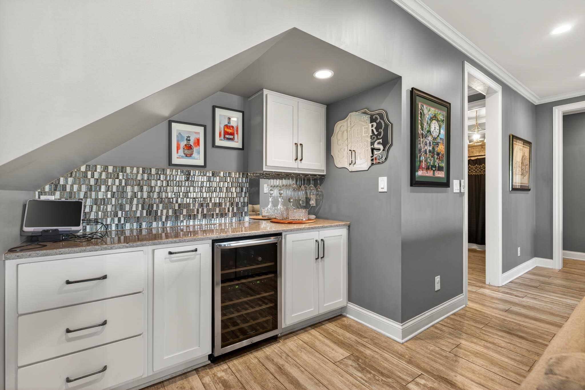 4526 Lake Forest Drive, Owensboro, Kentucky 42303, 5 Bedrooms Bedrooms, ,3 BathroomsBathrooms,Single Family Residence,For Sale,Lake Forest Drive,94454