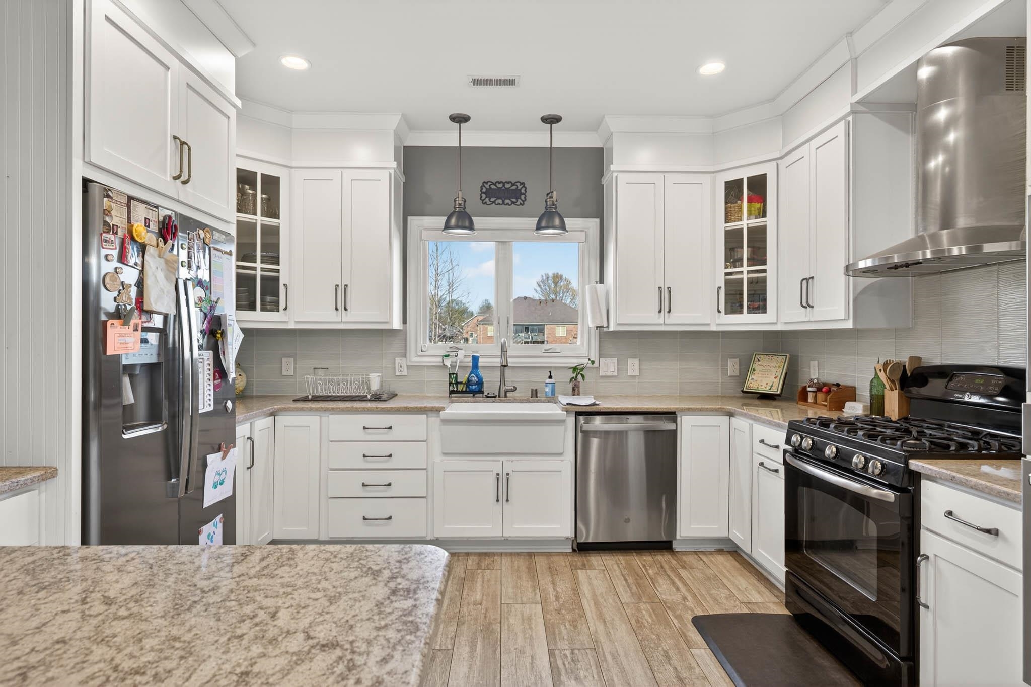 4526 Lake Forest Drive, Owensboro, Kentucky 42303, 5 Bedrooms Bedrooms, ,3 BathroomsBathrooms,Single Family Residence,For Sale,Lake Forest Drive,94454