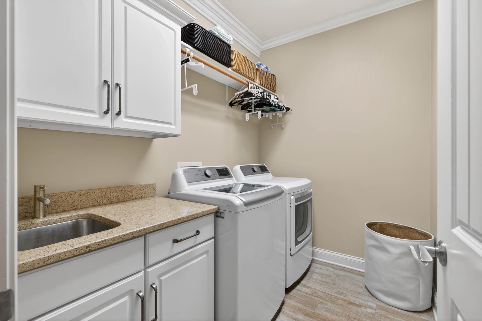 4526 Lake Forest Drive, Owensboro, Kentucky 42303, 5 Bedrooms Bedrooms, ,3 BathroomsBathrooms,Single Family Residence,For Sale,Lake Forest Drive,94454