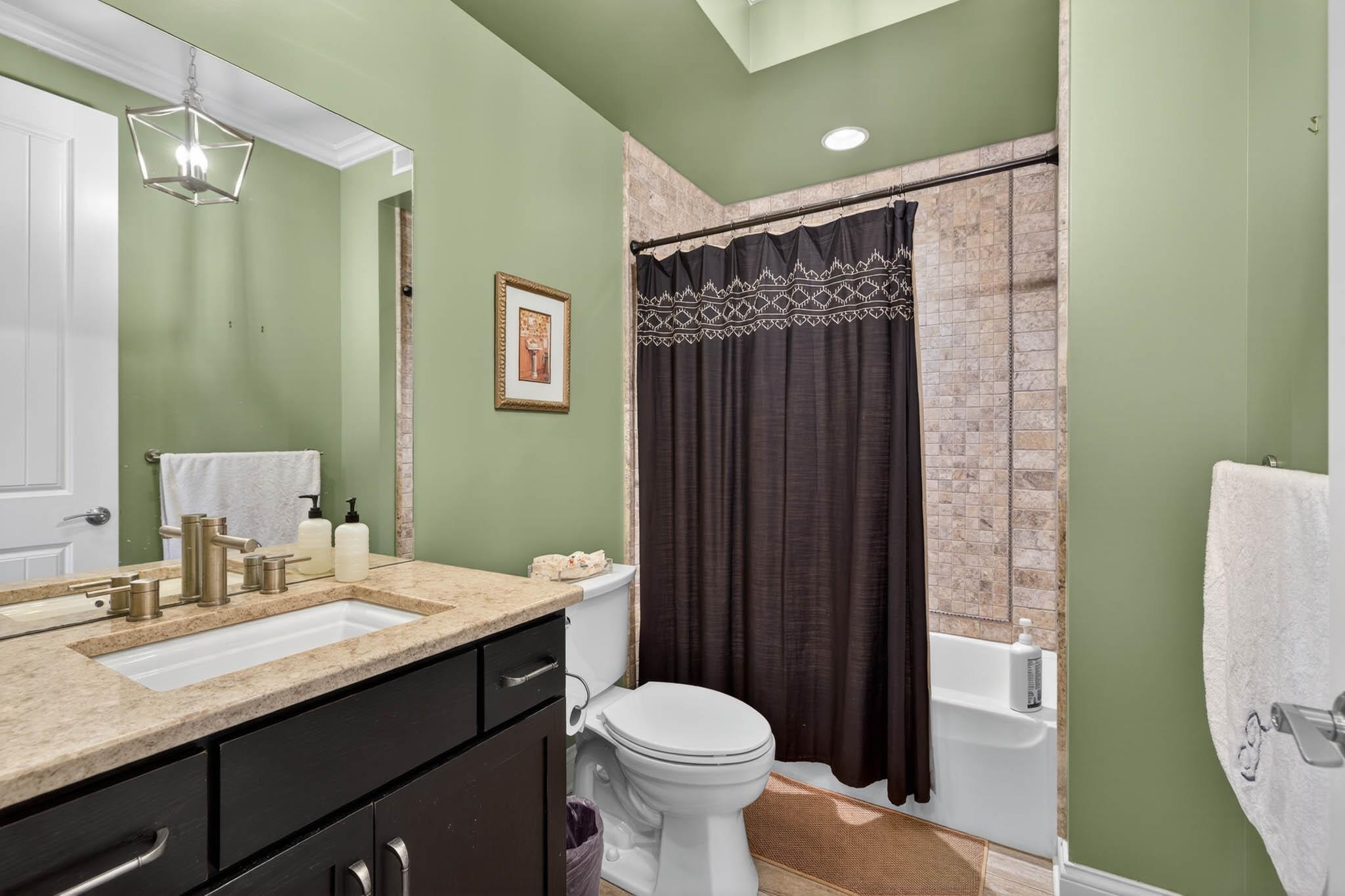 4526 Lake Forest Drive, Owensboro, Kentucky 42303, 5 Bedrooms Bedrooms, ,3 BathroomsBathrooms,Single Family Residence,For Sale,Lake Forest Drive,94454