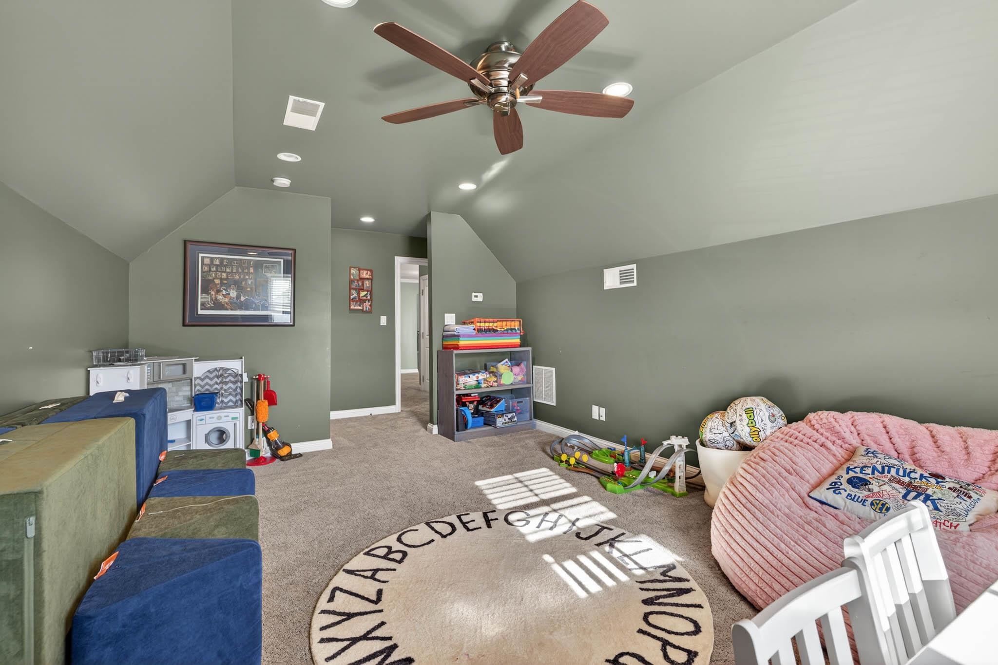 4526 Lake Forest Drive, Owensboro, Kentucky 42303, 5 Bedrooms Bedrooms, ,3 BathroomsBathrooms,Single Family Residence,For Sale,Lake Forest Drive,94454