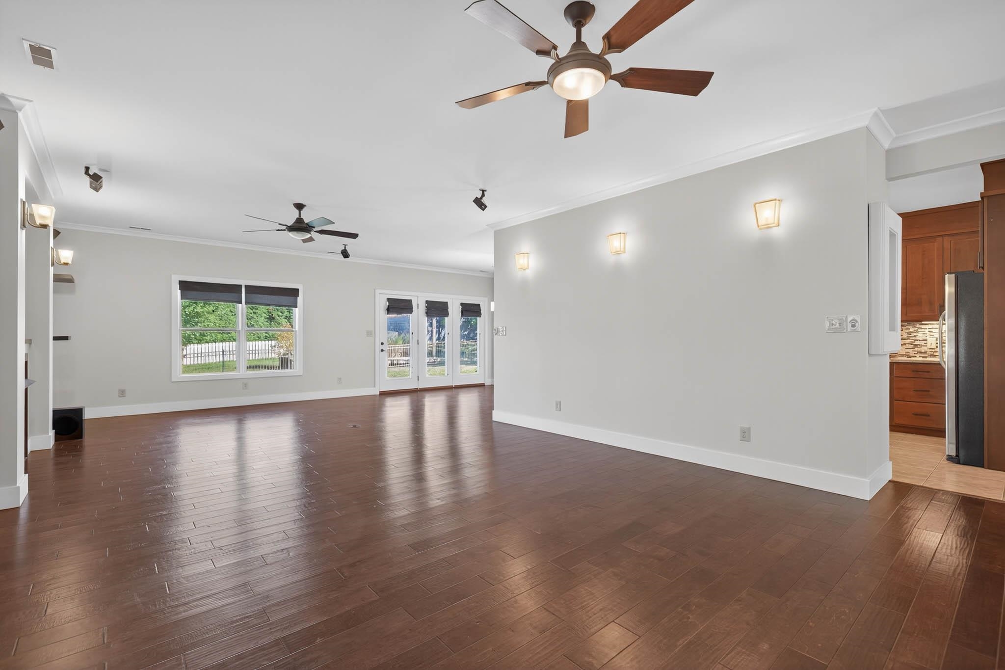 4547 Lake Forest Drive, Owensboro, Kentucky 42303, 4 Bedrooms Bedrooms, ,3 BathroomsBathrooms,Single Family Residence,For Sale,Lake Forest Drive,94455