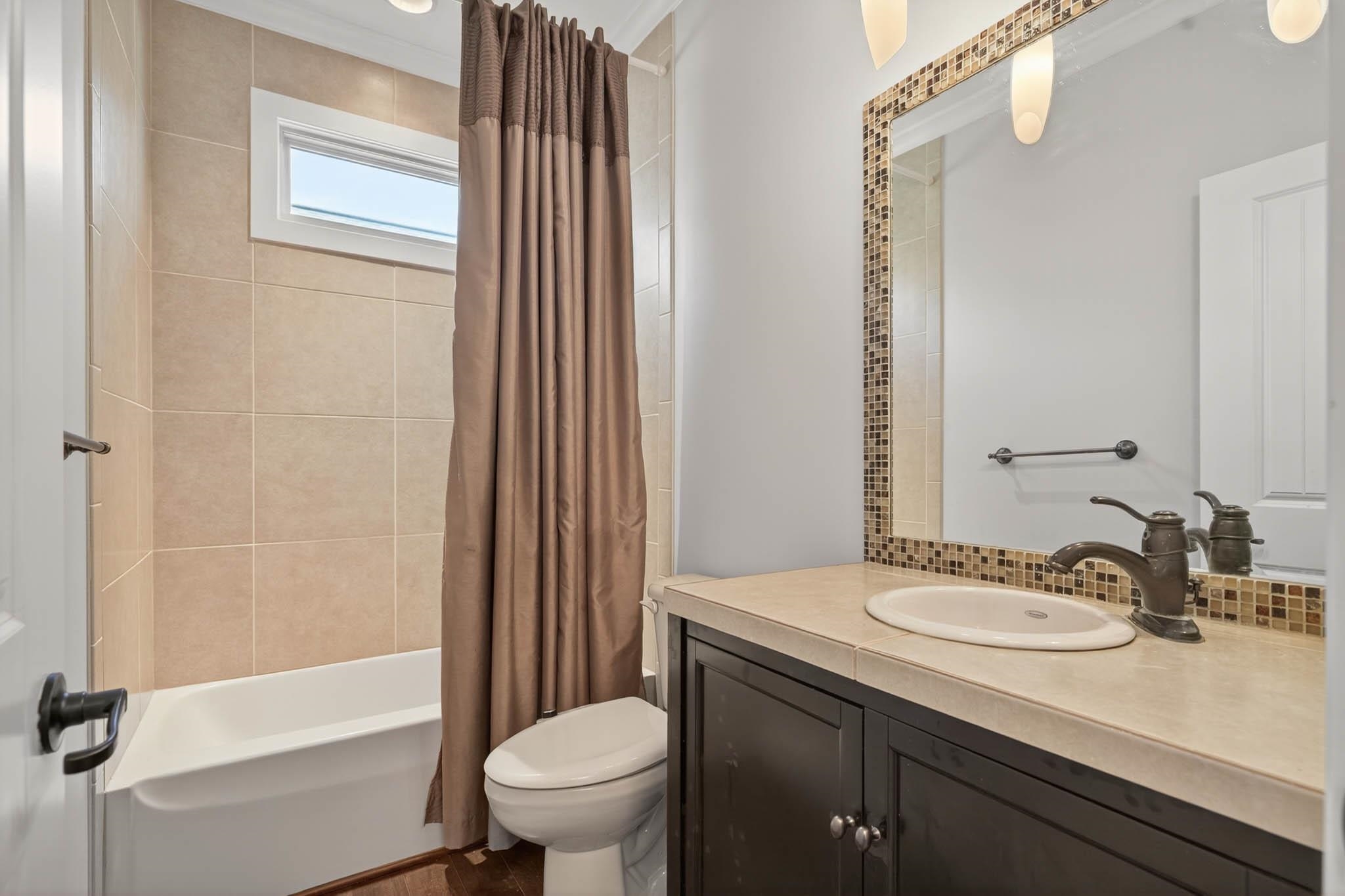 4547 Lake Forest Drive, Owensboro, Kentucky 42303, 4 Bedrooms Bedrooms, ,3 BathroomsBathrooms,Single Family Residence,For Sale,Lake Forest Drive,94455