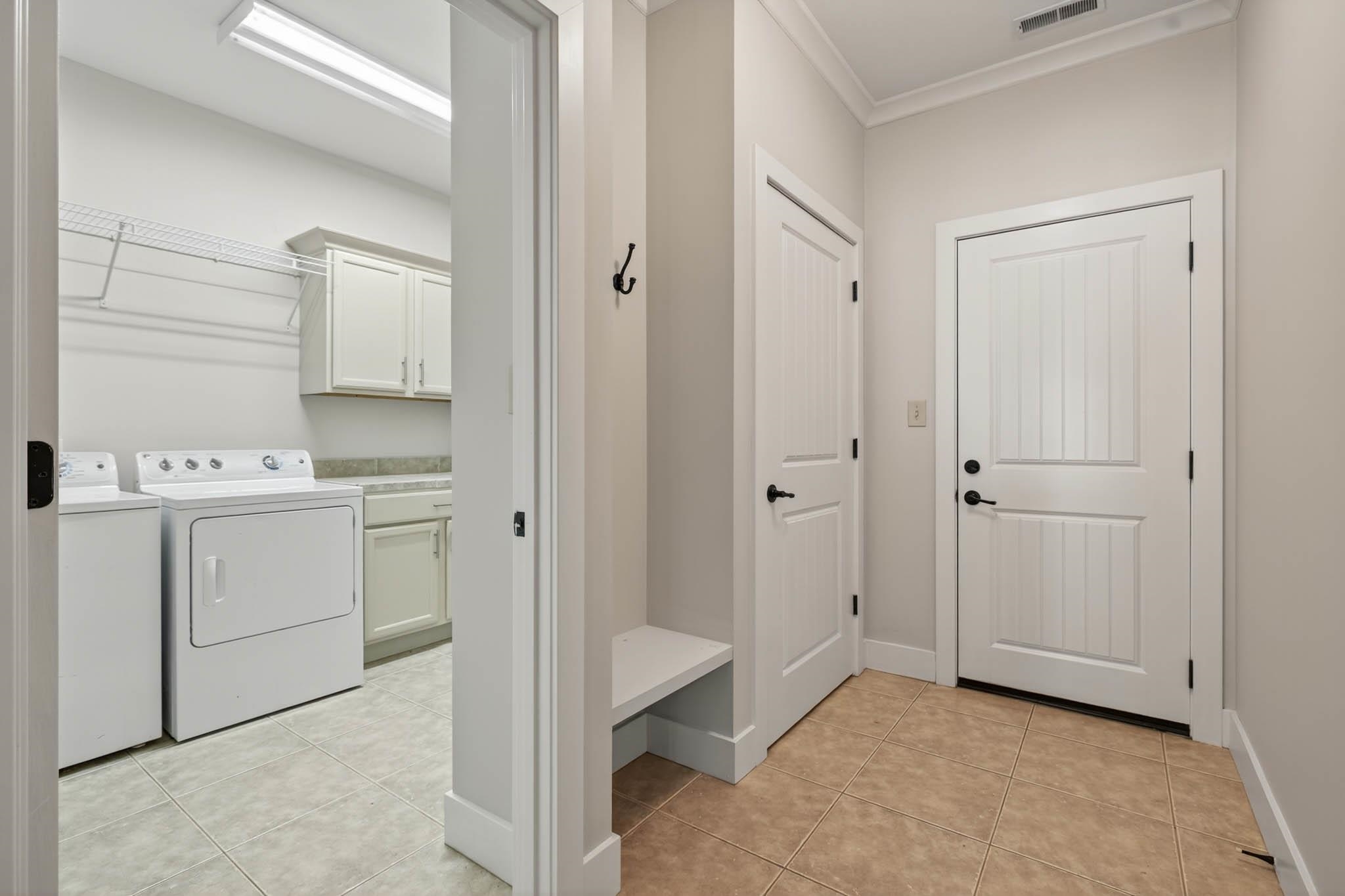 4547 Lake Forest Drive, Owensboro, Kentucky 42303, 4 Bedrooms Bedrooms, ,3 BathroomsBathrooms,Single Family Residence,For Sale,Lake Forest Drive,94455