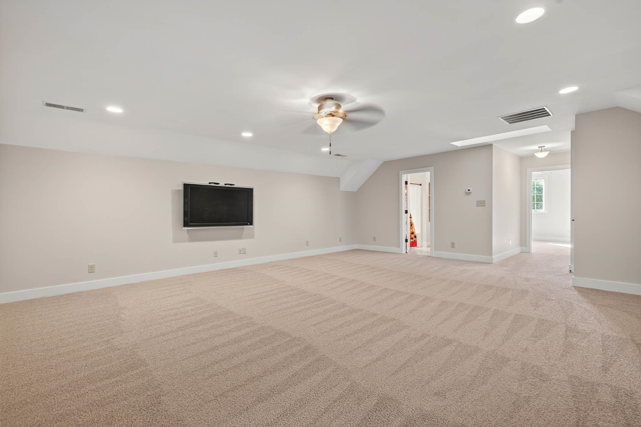 4547 Lake Forest Drive, Owensboro, Kentucky 42303, 4 Bedrooms Bedrooms, ,3 BathroomsBathrooms,Single Family Residence,For Sale,Lake Forest Drive,94455