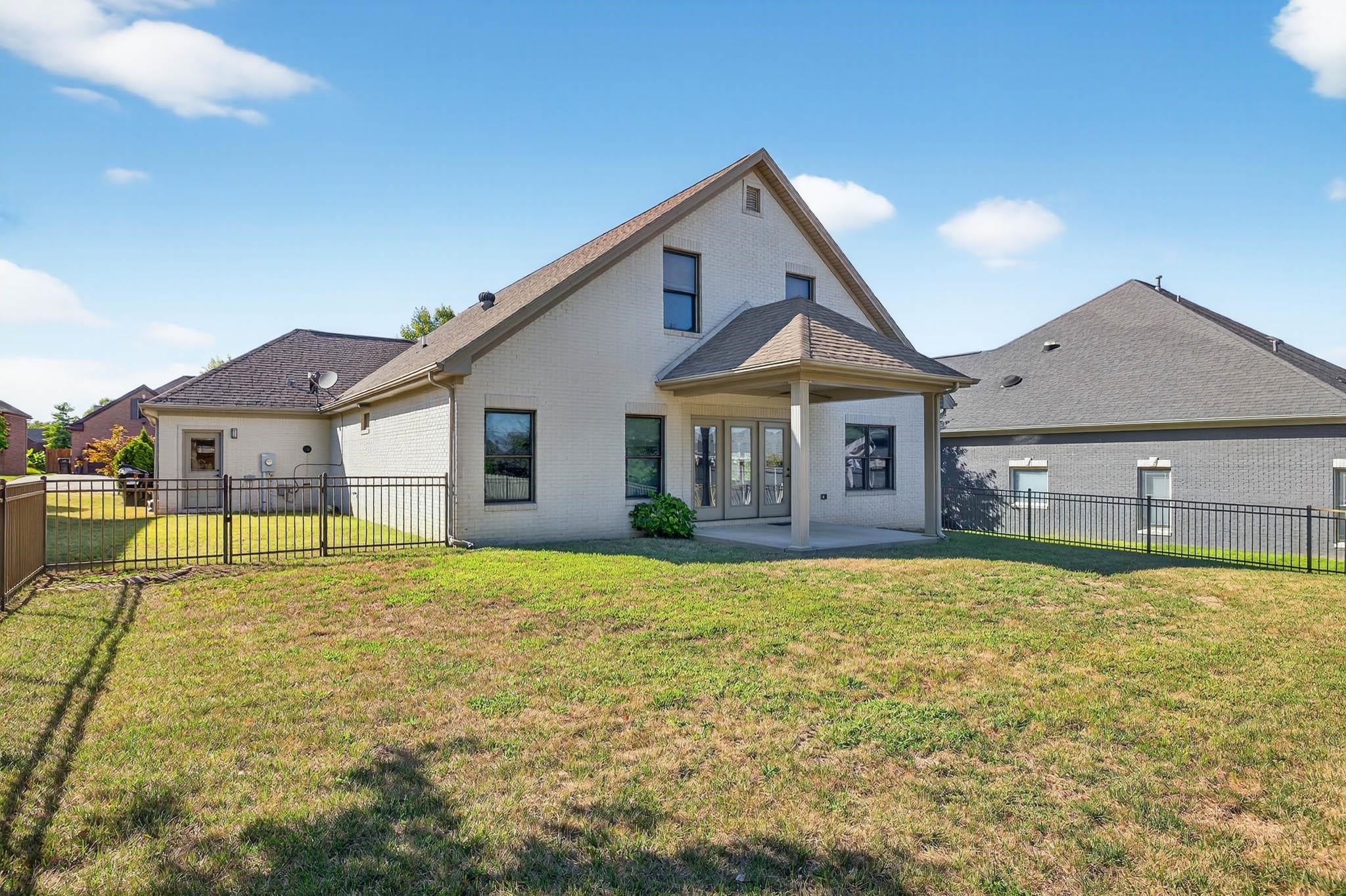 4547 Lake Forest Drive, Owensboro, Kentucky 42303, 4 Bedrooms Bedrooms, ,3 BathroomsBathrooms,Single Family Residence,For Sale,Lake Forest Drive,94455