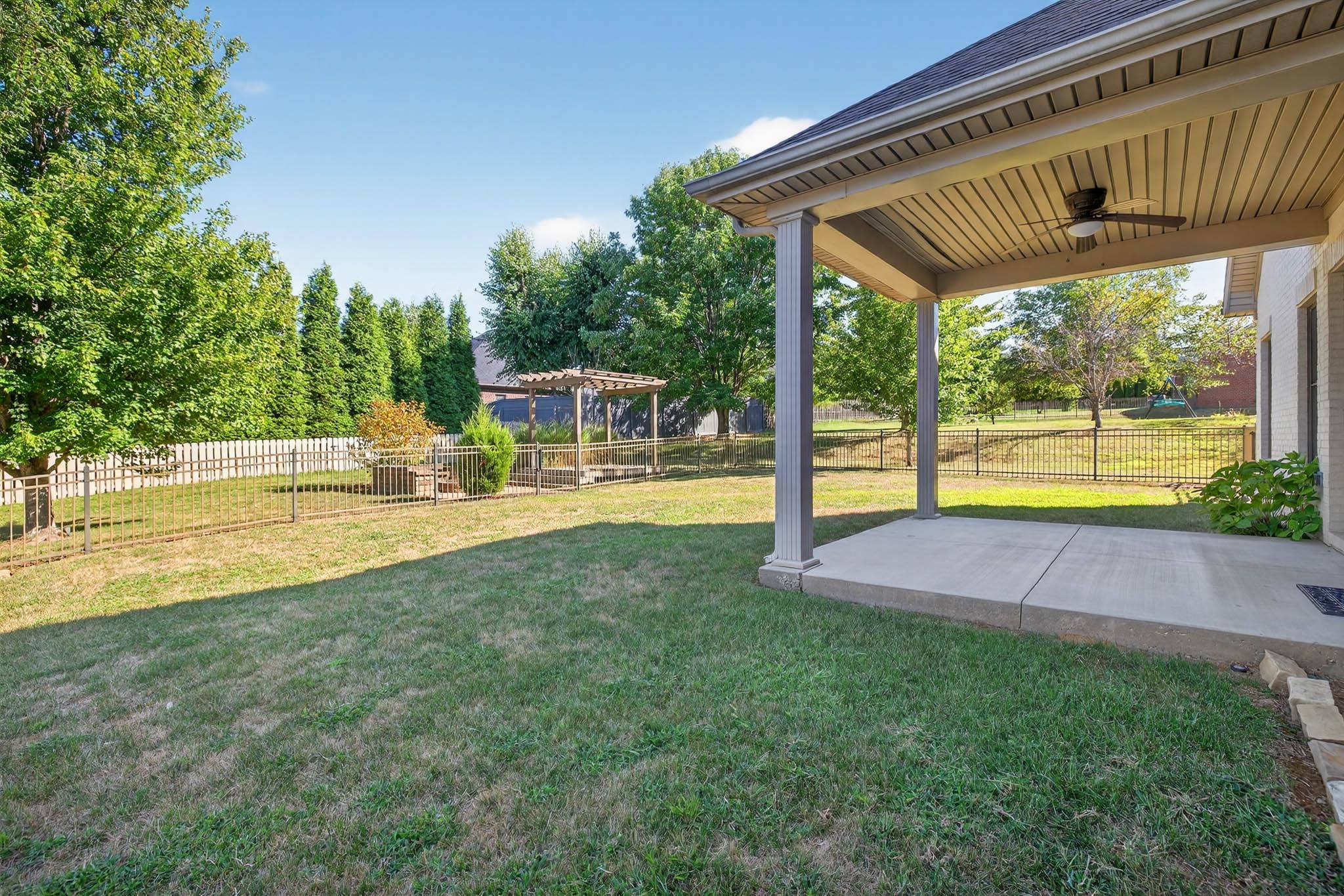 4547 Lake Forest Drive, Owensboro, Kentucky 42303, 4 Bedrooms Bedrooms, ,3 BathroomsBathrooms,Single Family Residence,For Sale,Lake Forest Drive,94455