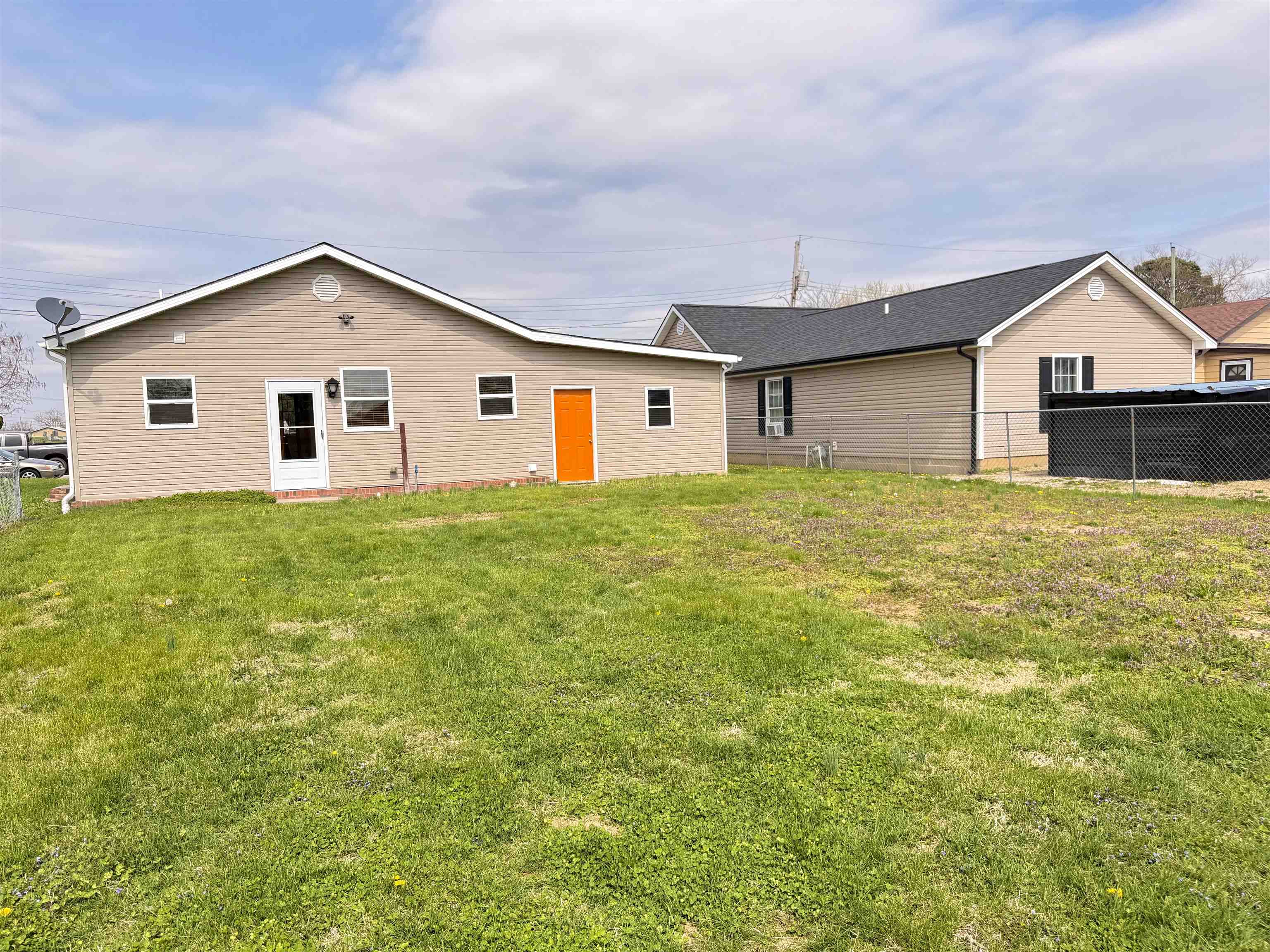 1842 Calhoun Street, Owensboro, Kentucky 42301, 3 Bedrooms Bedrooms, ,2 BathroomsBathrooms,Single Family Residence,For Sale,Calhoun Street,94456