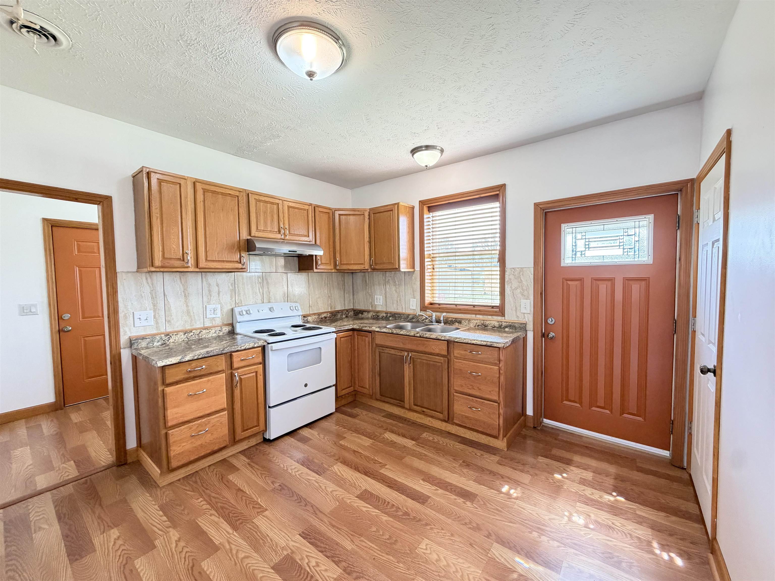 1842 Calhoun Street, Owensboro, Kentucky 42301, 3 Bedrooms Bedrooms, ,2 BathroomsBathrooms,Single Family Residence,For Sale,Calhoun Street,94456