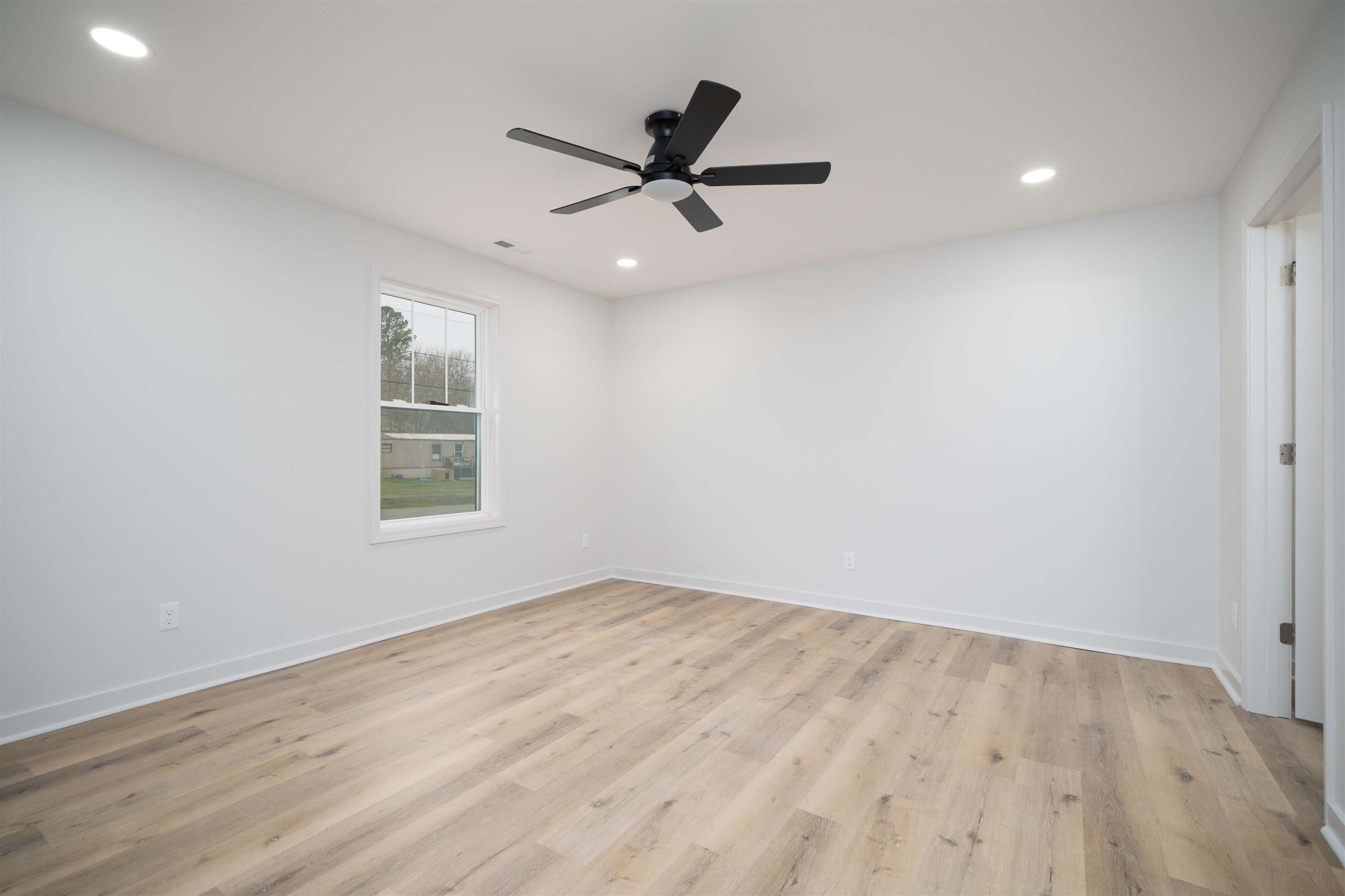 304 W 5th St, Livermore, Kentucky 42352, 3 Bedrooms Bedrooms, ,2 BathroomsBathrooms,Single Family Residence,For Sale,W 5th St,94458