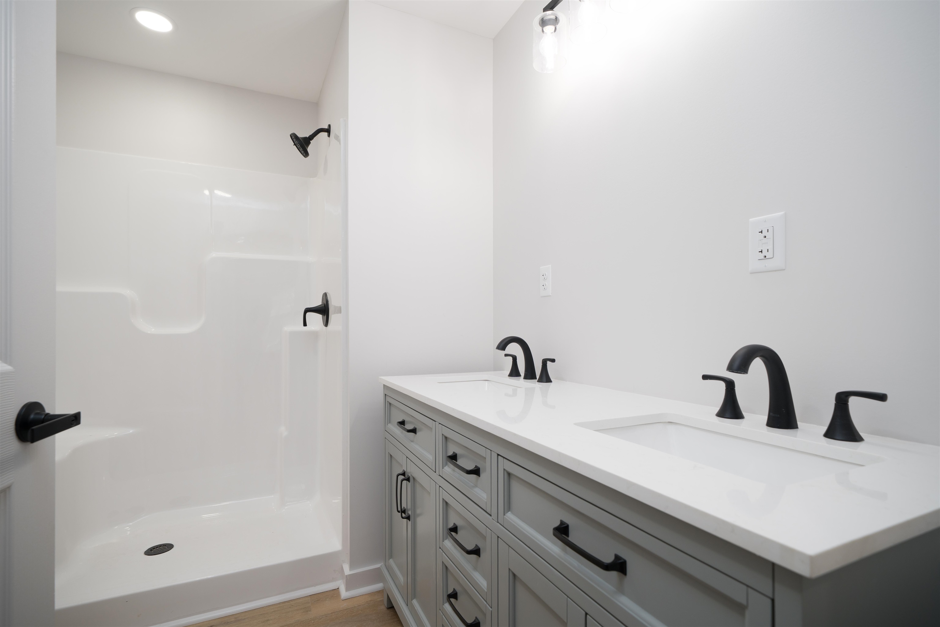 304 W 5th St, Livermore, Kentucky 42352, 3 Bedrooms Bedrooms, ,2 BathroomsBathrooms,Single Family Residence,For Sale,W 5th St,94458