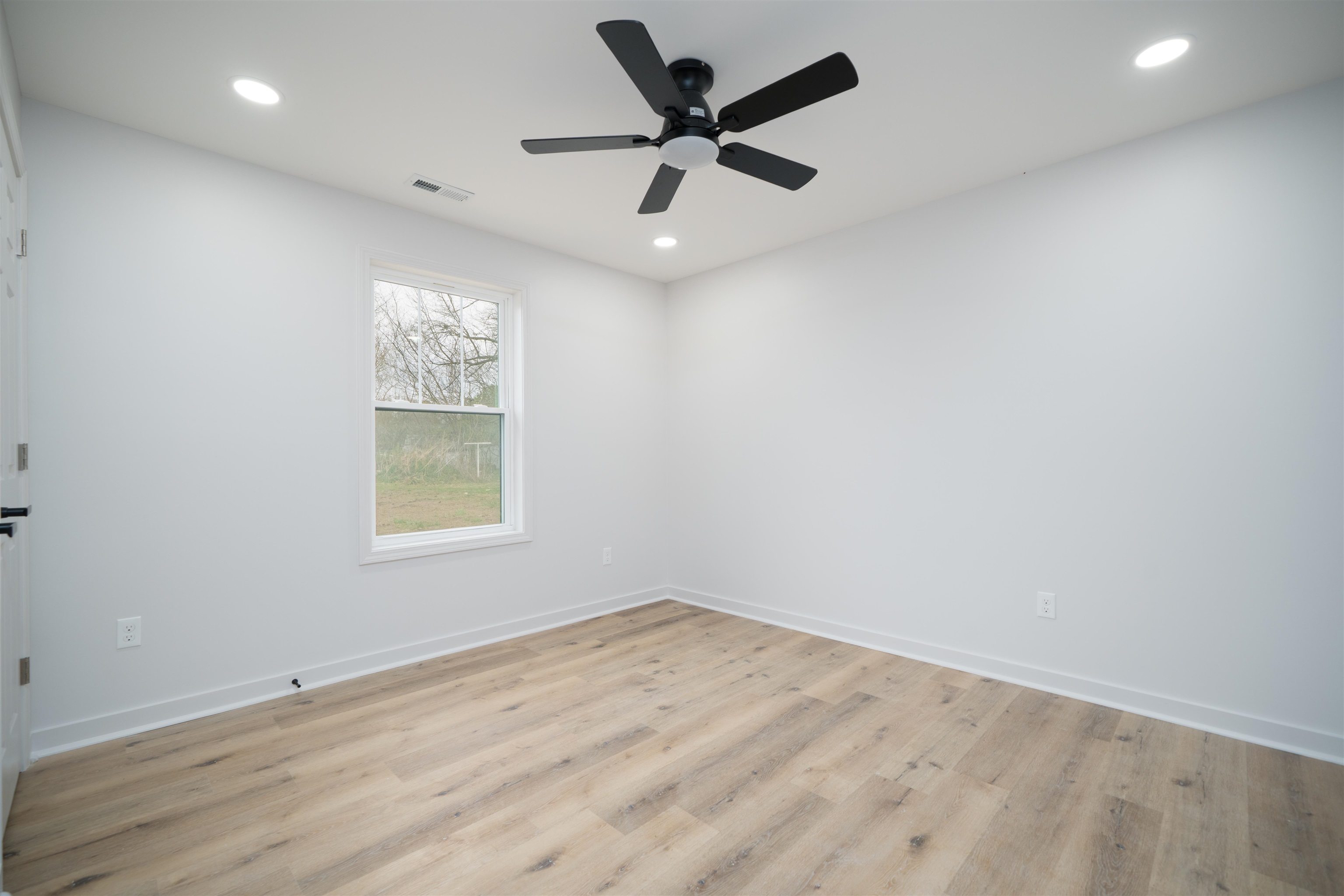 304 W 5th St, Livermore, Kentucky 42352, 3 Bedrooms Bedrooms, ,2 BathroomsBathrooms,Single Family Residence,For Sale,W 5th St,94458