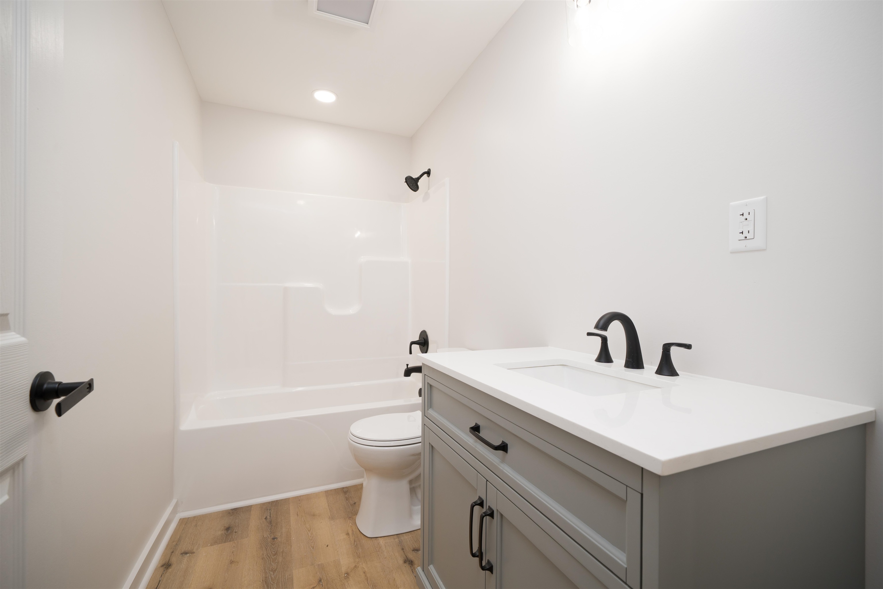 304 W 5th St, Livermore, Kentucky 42352, 3 Bedrooms Bedrooms, ,2 BathroomsBathrooms,Single Family Residence,For Sale,W 5th St,94458