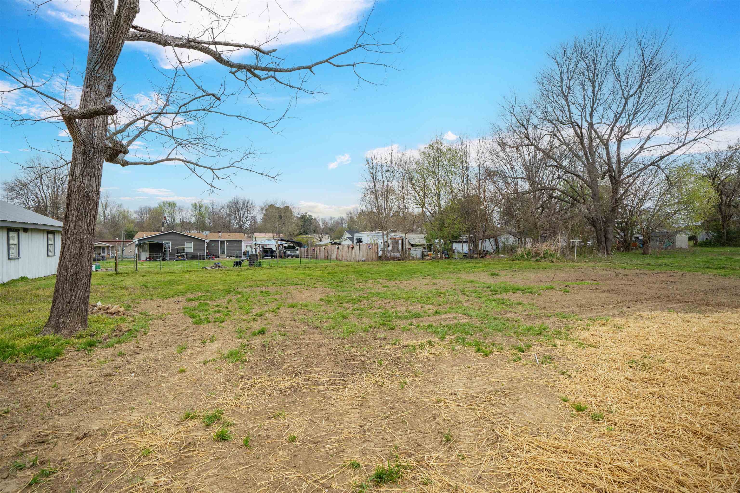 304 W 5th St, Livermore, Kentucky 42352, 3 Bedrooms Bedrooms, ,2 BathroomsBathrooms,Single Family Residence,For Sale,W 5th St,94458