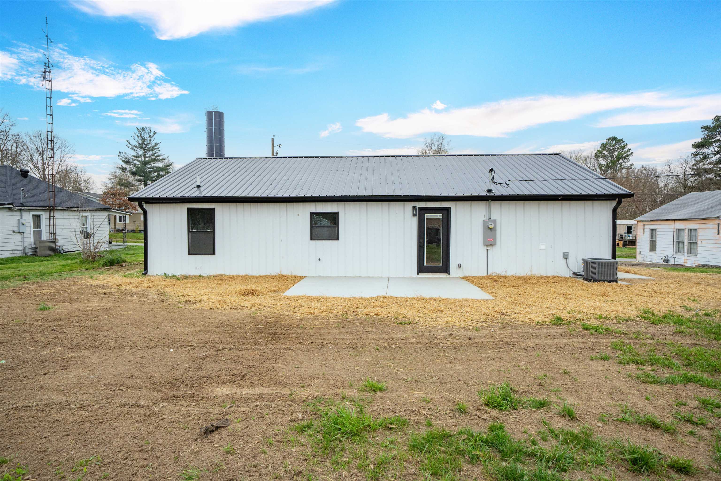 304 W 5th St, Livermore, Kentucky 42352, 3 Bedrooms Bedrooms, ,2 BathroomsBathrooms,Single Family Residence,For Sale,W 5th St,94458