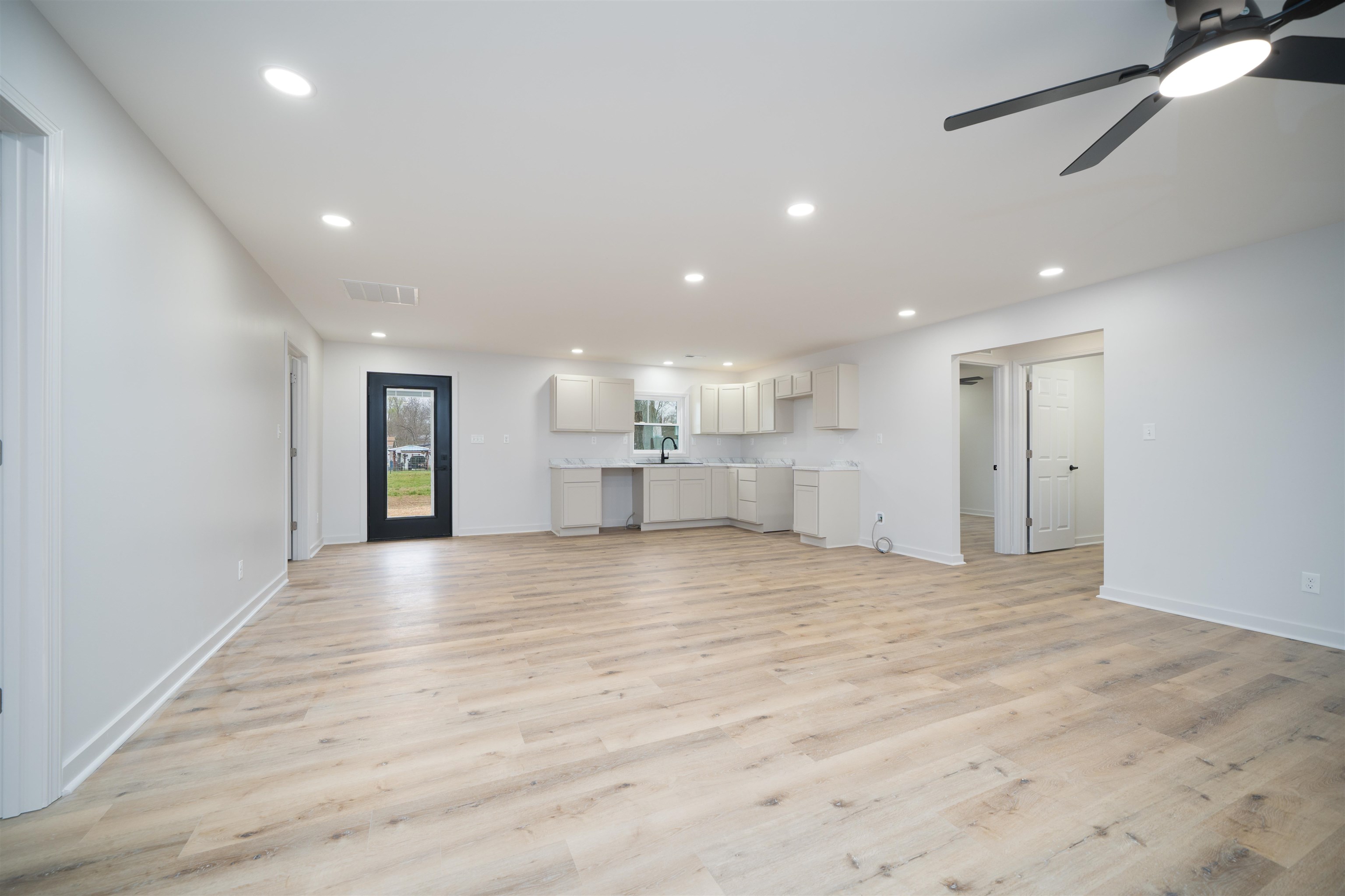 304 W 5th St, Livermore, Kentucky 42352, 3 Bedrooms Bedrooms, ,2 BathroomsBathrooms,Single Family Residence,For Sale,W 5th St,94458