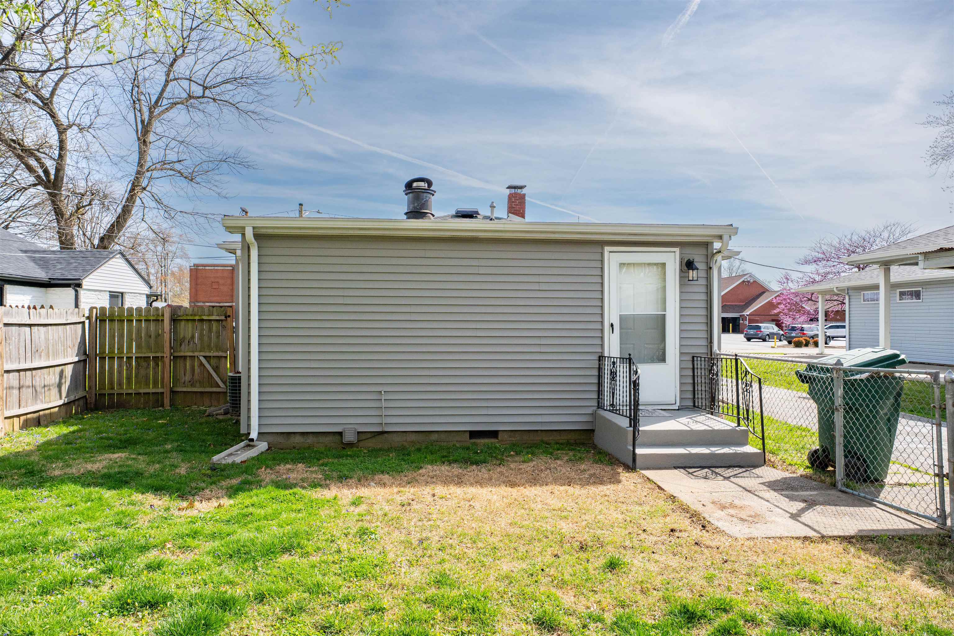 601 22nd Street, Owensboro, Kentucky 42303, 2 Bedrooms Bedrooms, ,1 BathroomBathrooms,Single Family Residence,For Sale,22nd Street,94459