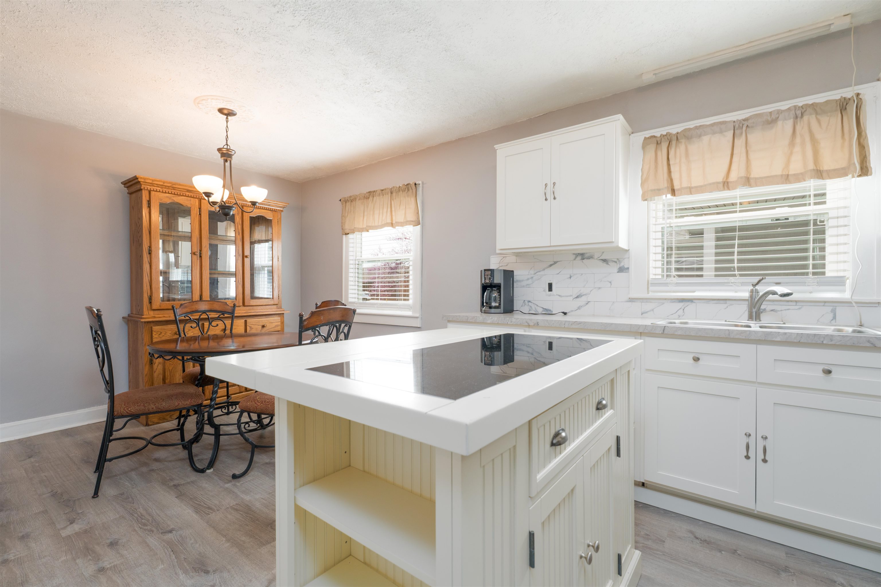 601 22nd Street, Owensboro, Kentucky 42303, 2 Bedrooms Bedrooms, ,1 BathroomBathrooms,Single Family Residence,For Sale,22nd Street,94459