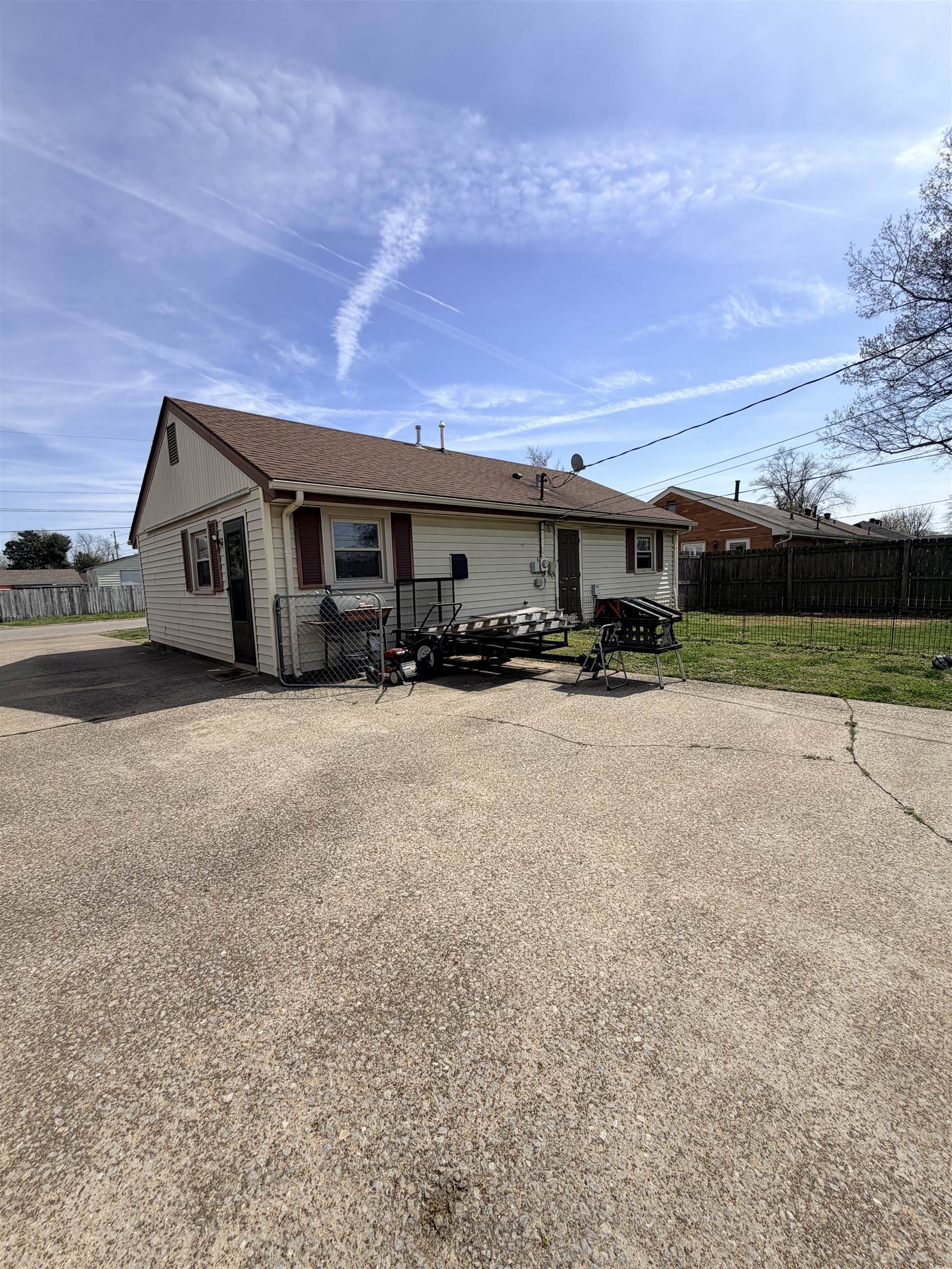 4014 Jefferson St., Owensboro, Kentucky 42303, 3 Bedrooms Bedrooms, ,1 BathroomBathrooms,Single Family Residence,For Sale,Jefferson St.,94461