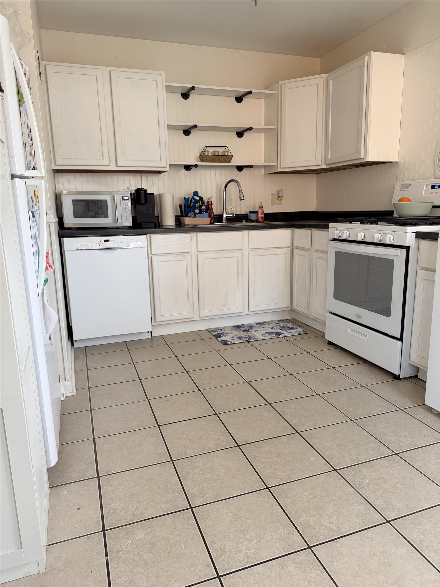 4014 Jefferson St., Owensboro, Kentucky 42303, 3 Bedrooms Bedrooms, ,1 BathroomBathrooms,Single Family Residence,For Sale,Jefferson St.,94461