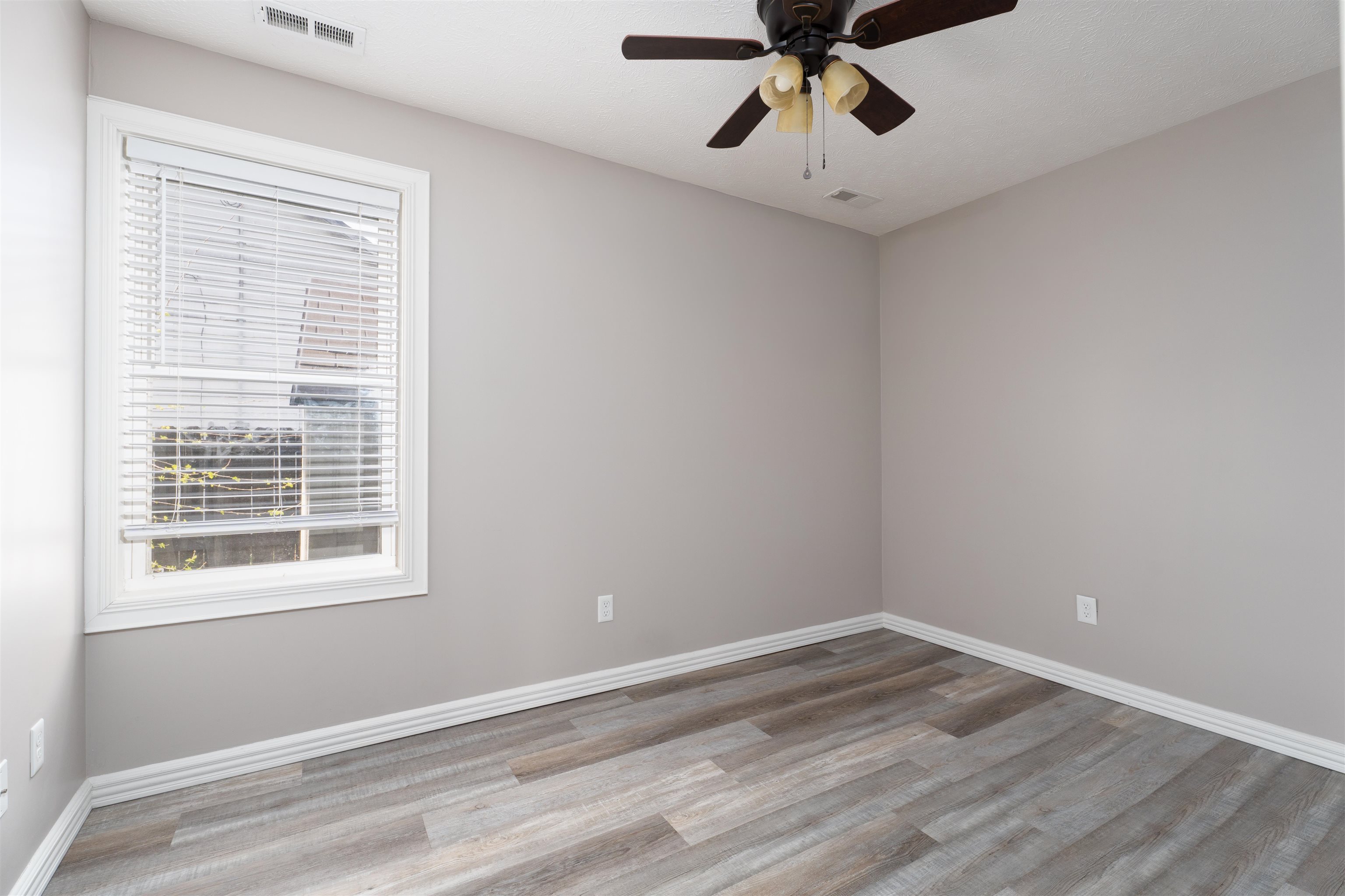 529 Maple Heights Ave., Owensboro, Kentucky 42303, 2 Bedrooms Bedrooms, ,1 BathroomBathrooms,Single Family Residence,For Sale,Maple Heights Ave.,94462