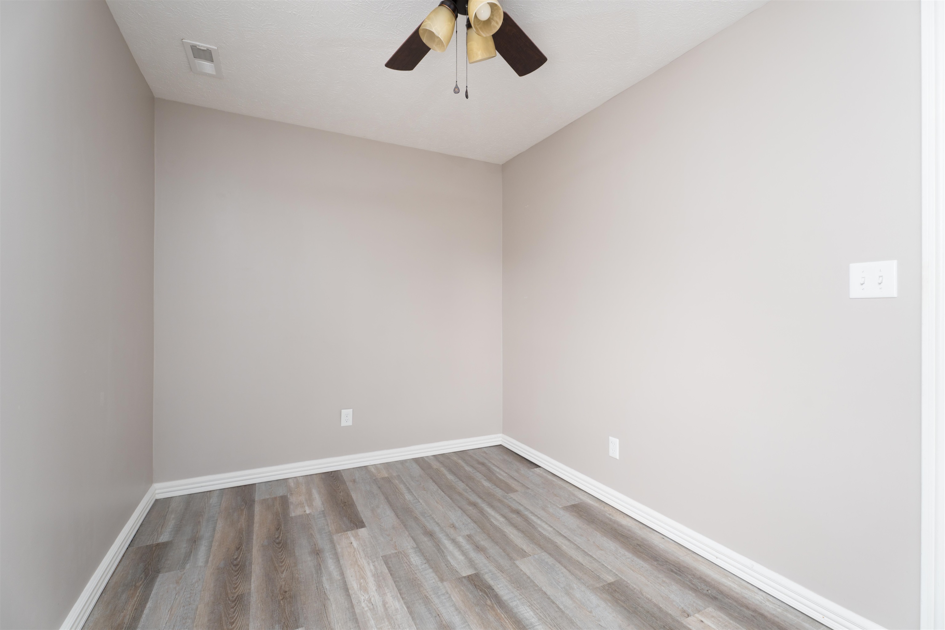 529 Maple Heights Ave., Owensboro, Kentucky 42303, 2 Bedrooms Bedrooms, ,1 BathroomBathrooms,Single Family Residence,For Sale,Maple Heights Ave.,94462