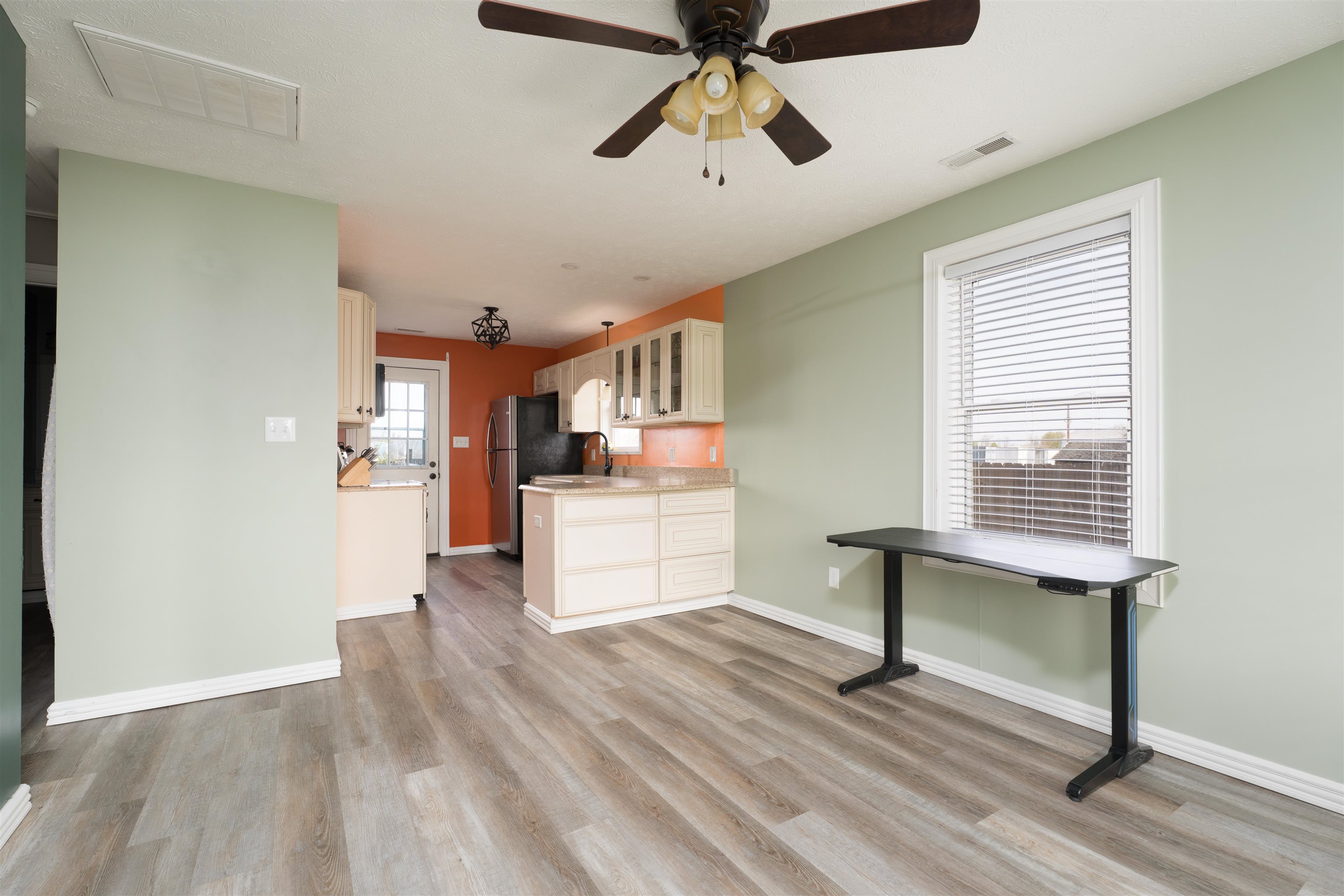 529 Maple Heights Ave., Owensboro, Kentucky 42303, 2 Bedrooms Bedrooms, ,1 BathroomBathrooms,Single Family Residence,For Sale,Maple Heights Ave.,94462