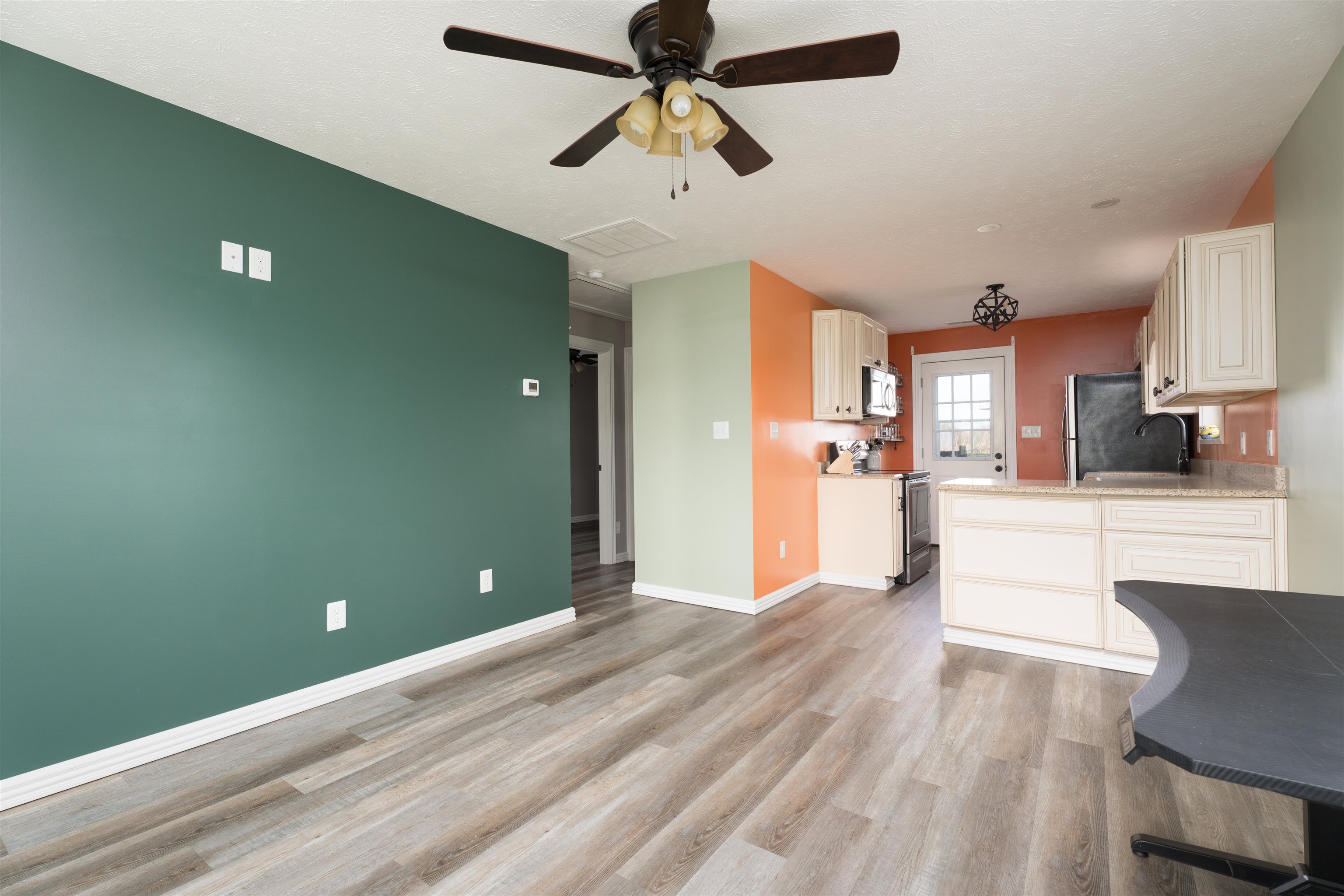 529 Maple Heights Ave., Owensboro, Kentucky 42303, 2 Bedrooms Bedrooms, ,1 BathroomBathrooms,Single Family Residence,For Sale,Maple Heights Ave.,94462