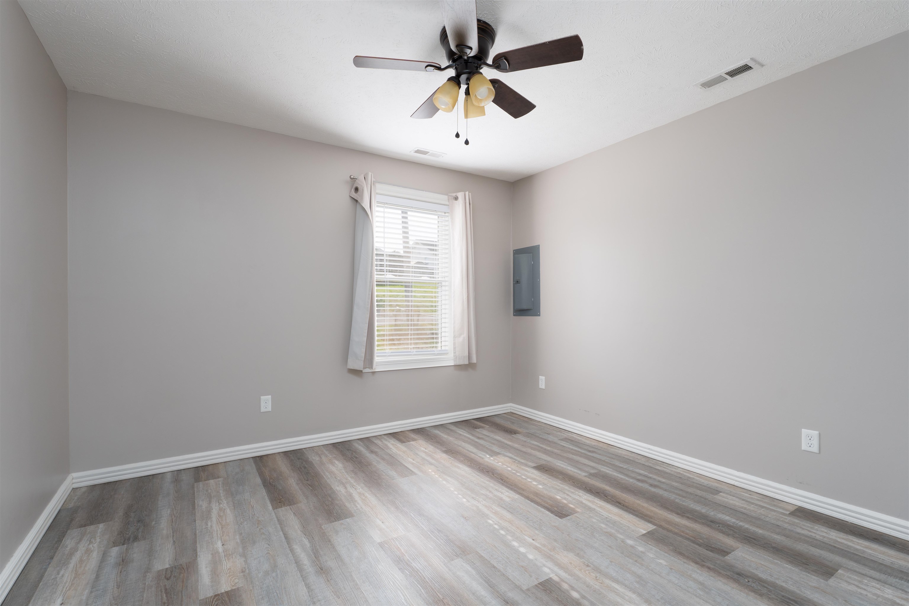 529 Maple Heights Ave., Owensboro, Kentucky 42303, 2 Bedrooms Bedrooms, ,1 BathroomBathrooms,Single Family Residence,For Sale,Maple Heights Ave.,94462