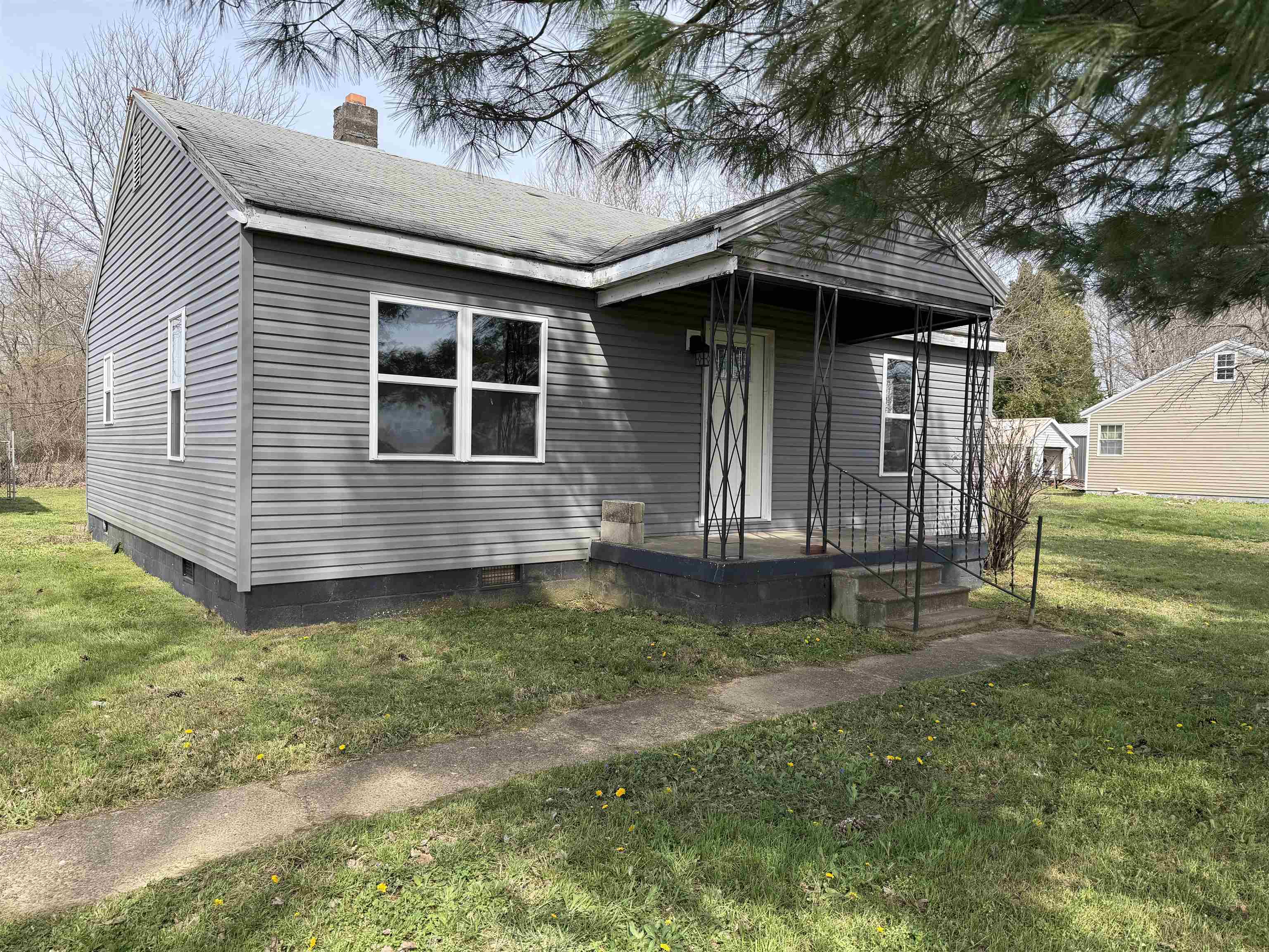 9325 Hwy 60, Owensboro, Kentucky 42301, 2 Bedrooms Bedrooms, ,1 BathroomBathrooms,Single Family Residence,For Sale,Hwy 60,94465