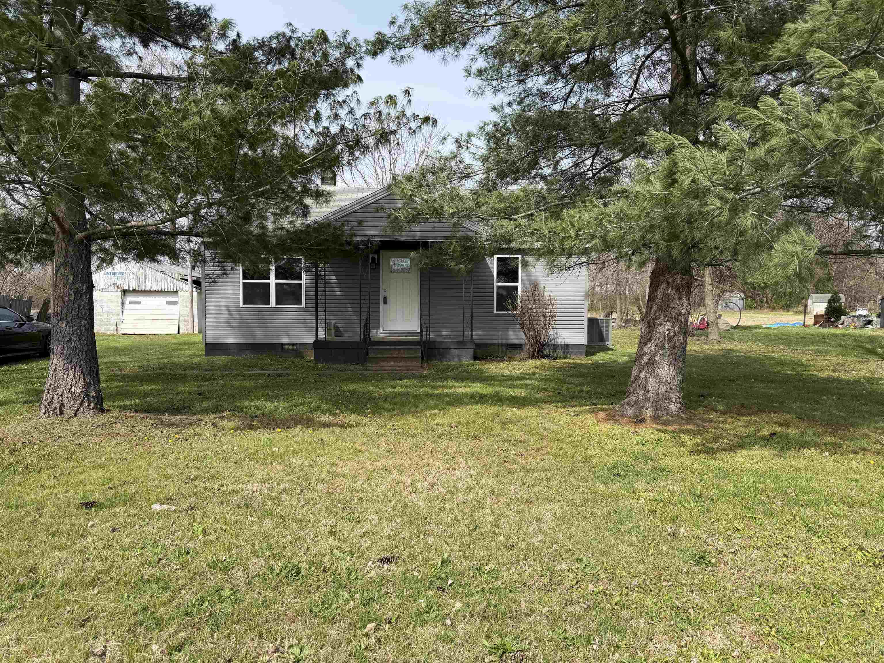 9325 Hwy 60, Owensboro, Kentucky 42301, 2 Bedrooms Bedrooms, ,1 BathroomBathrooms,Single Family Residence,For Sale,Hwy 60,94465