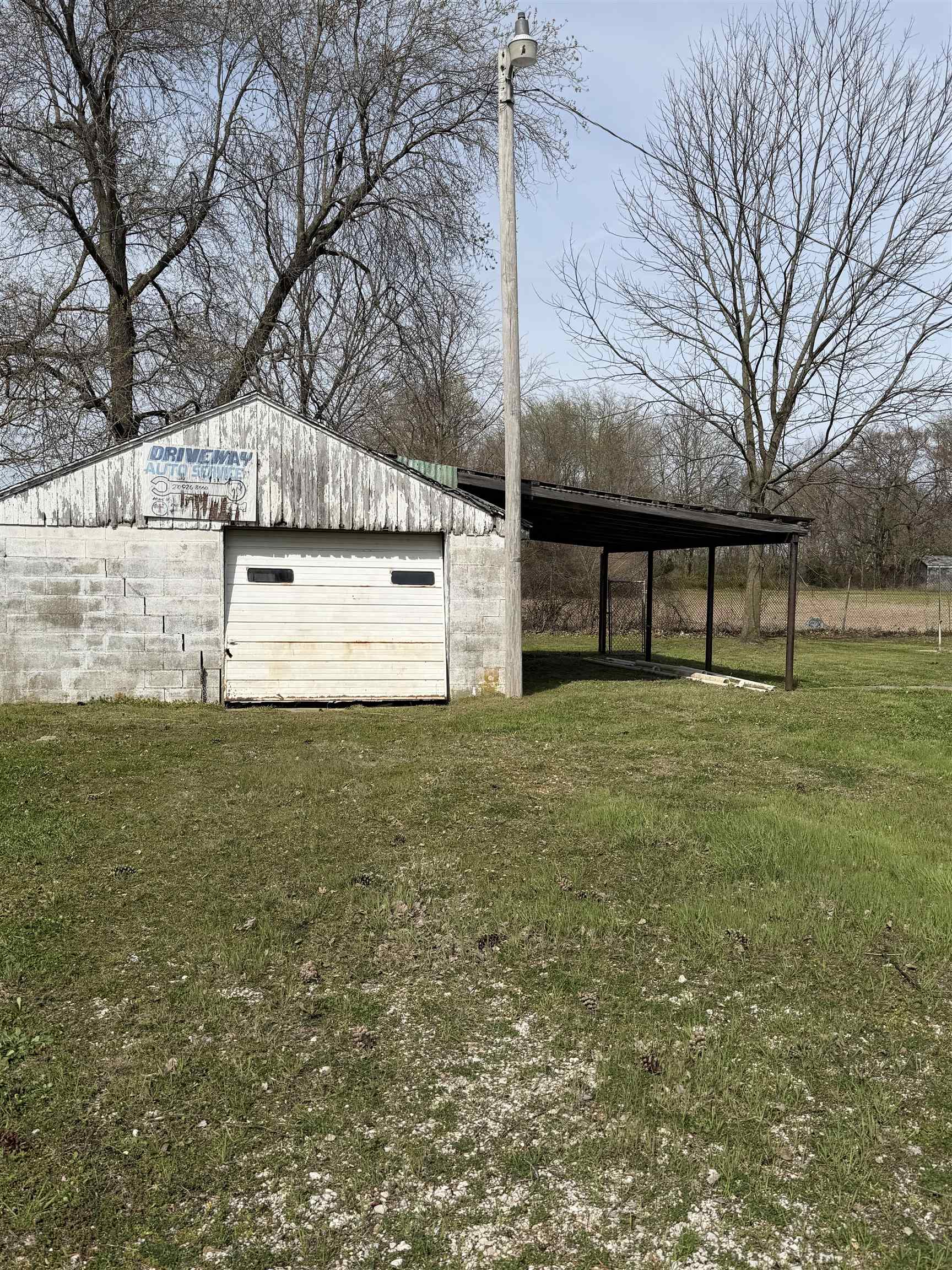 9325 Hwy 60, Owensboro, Kentucky 42301, 2 Bedrooms Bedrooms, ,1 BathroomBathrooms,Single Family Residence,For Sale,Hwy 60,94465