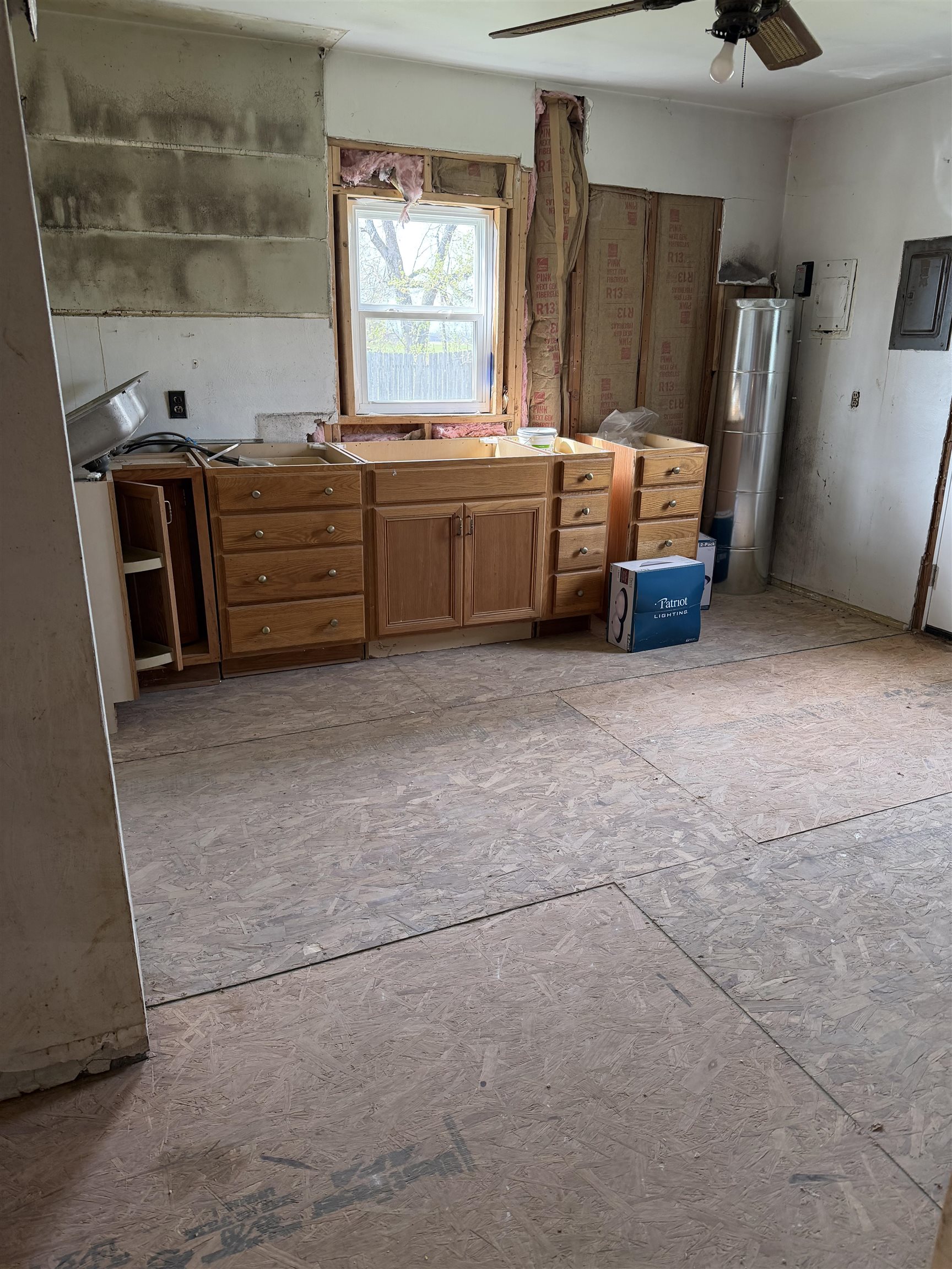 9325 Hwy 60, Owensboro, Kentucky 42301, 2 Bedrooms Bedrooms, ,1 BathroomBathrooms,Single Family Residence,For Sale,Hwy 60,94465