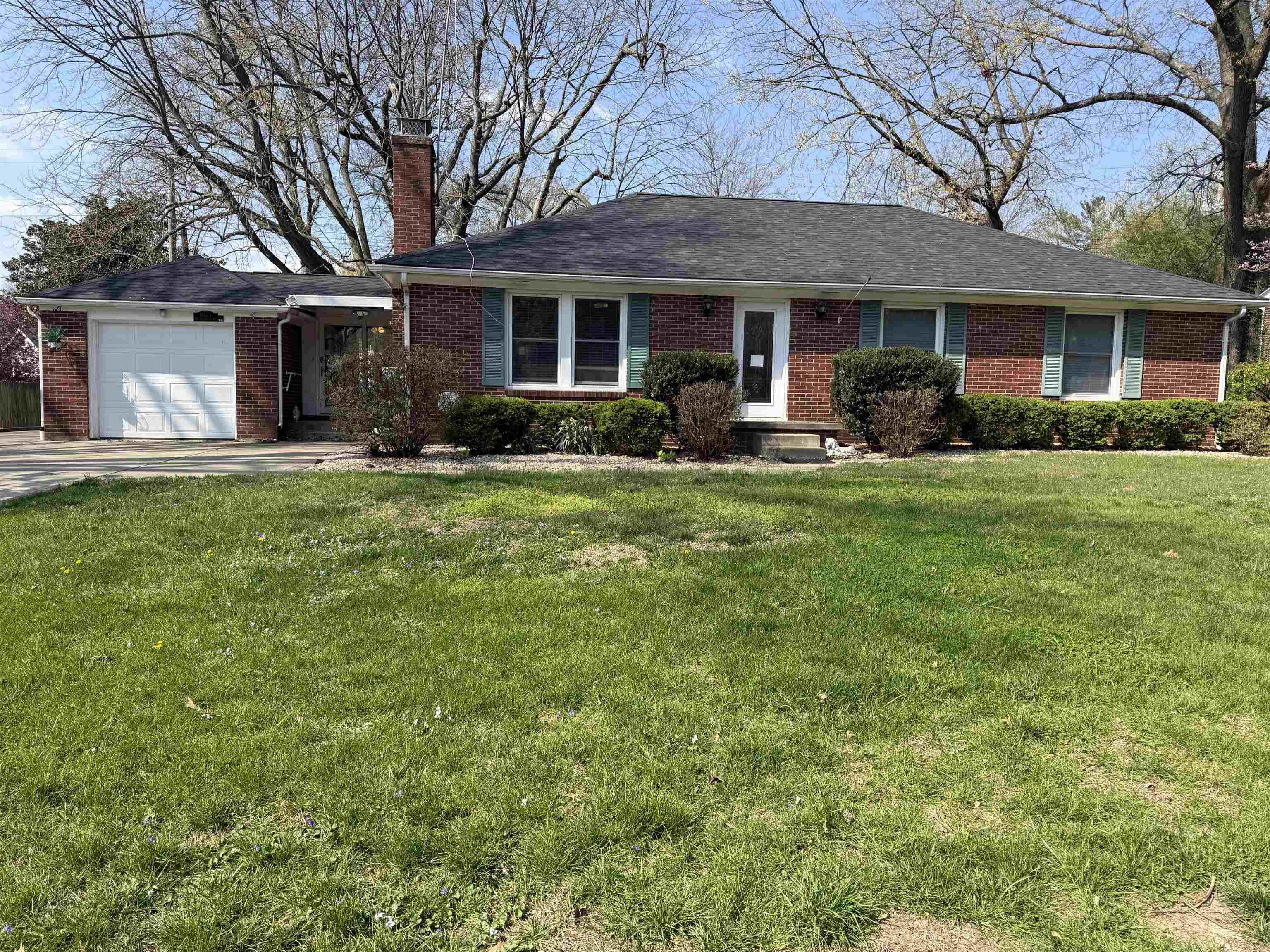 1900 Clinton Place, Owensboro, Kentucky 42301, 3 Bedrooms Bedrooms, ,1 BathroomBathrooms,Single Family Residence,For Sale,Clinton Place,94467