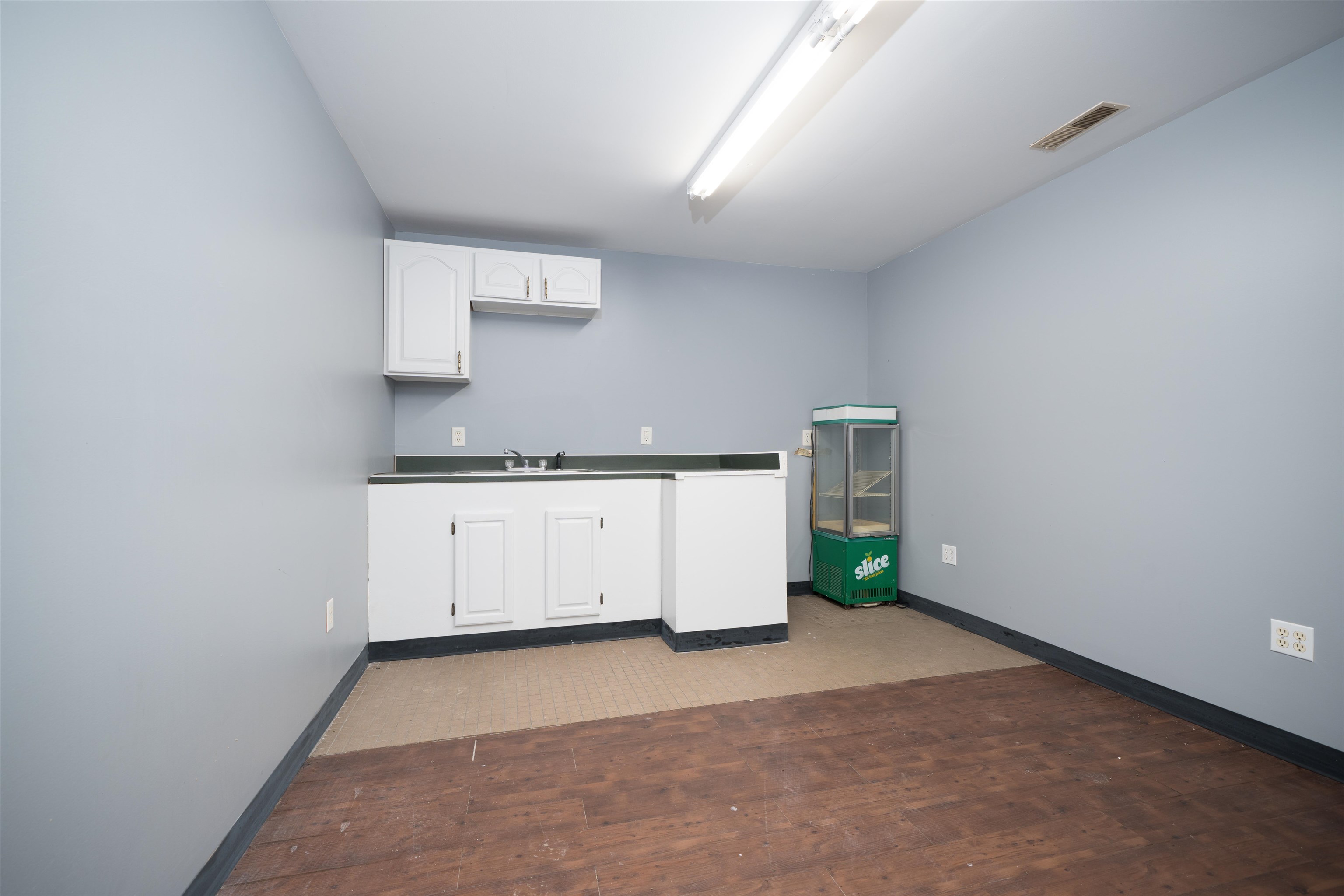 4617 Sutherland Rd., Owensboro, Kentucky 42303, ,Warehouse,For Sale,Sutherland Rd.,94471