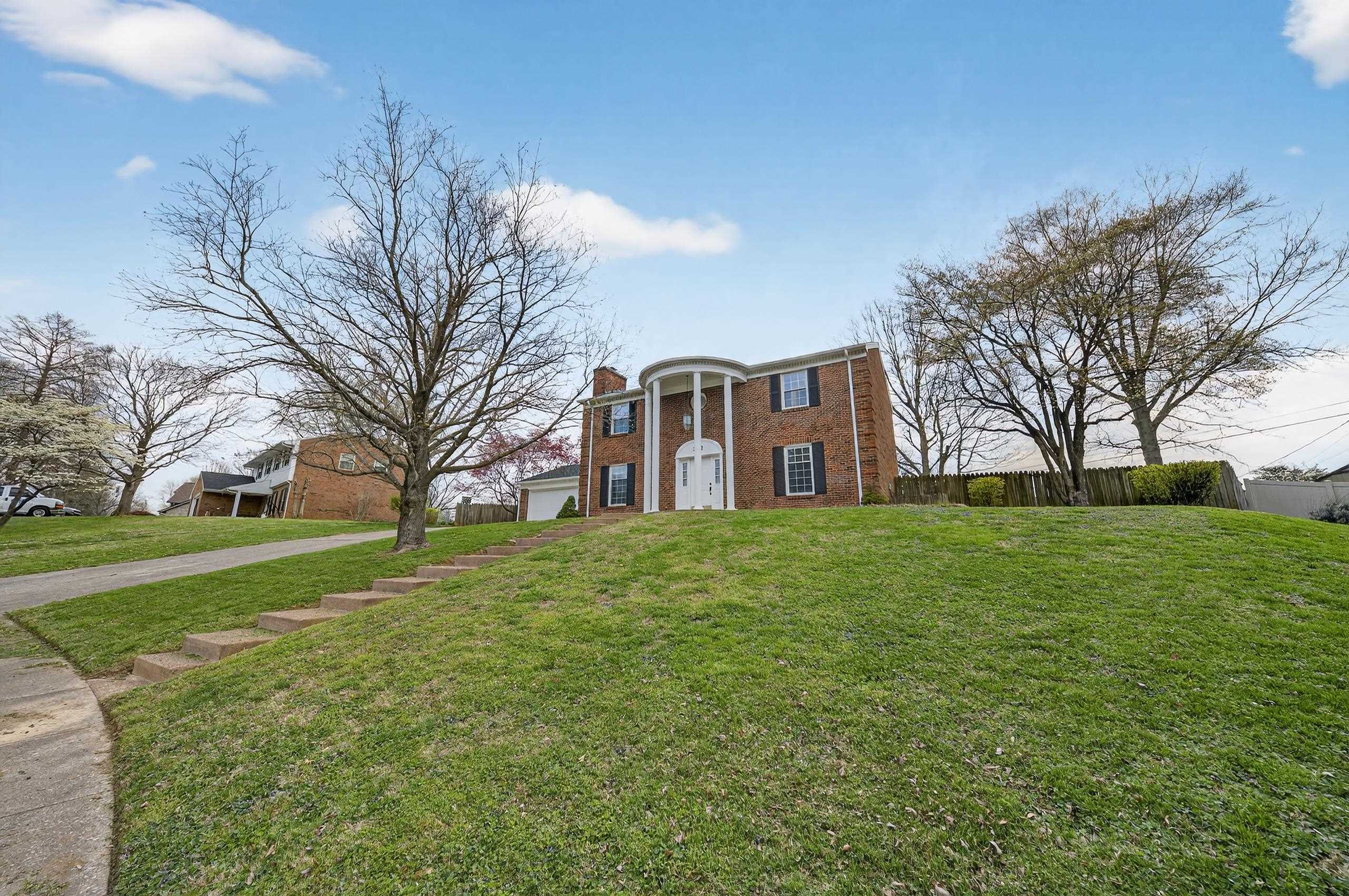 2232 Becklynn Dr, Owensboro, Kentucky 42303, 4 Bedrooms Bedrooms, ,2 BathroomsBathrooms,Single Family Residence,For Sale,Becklynn Dr,94474