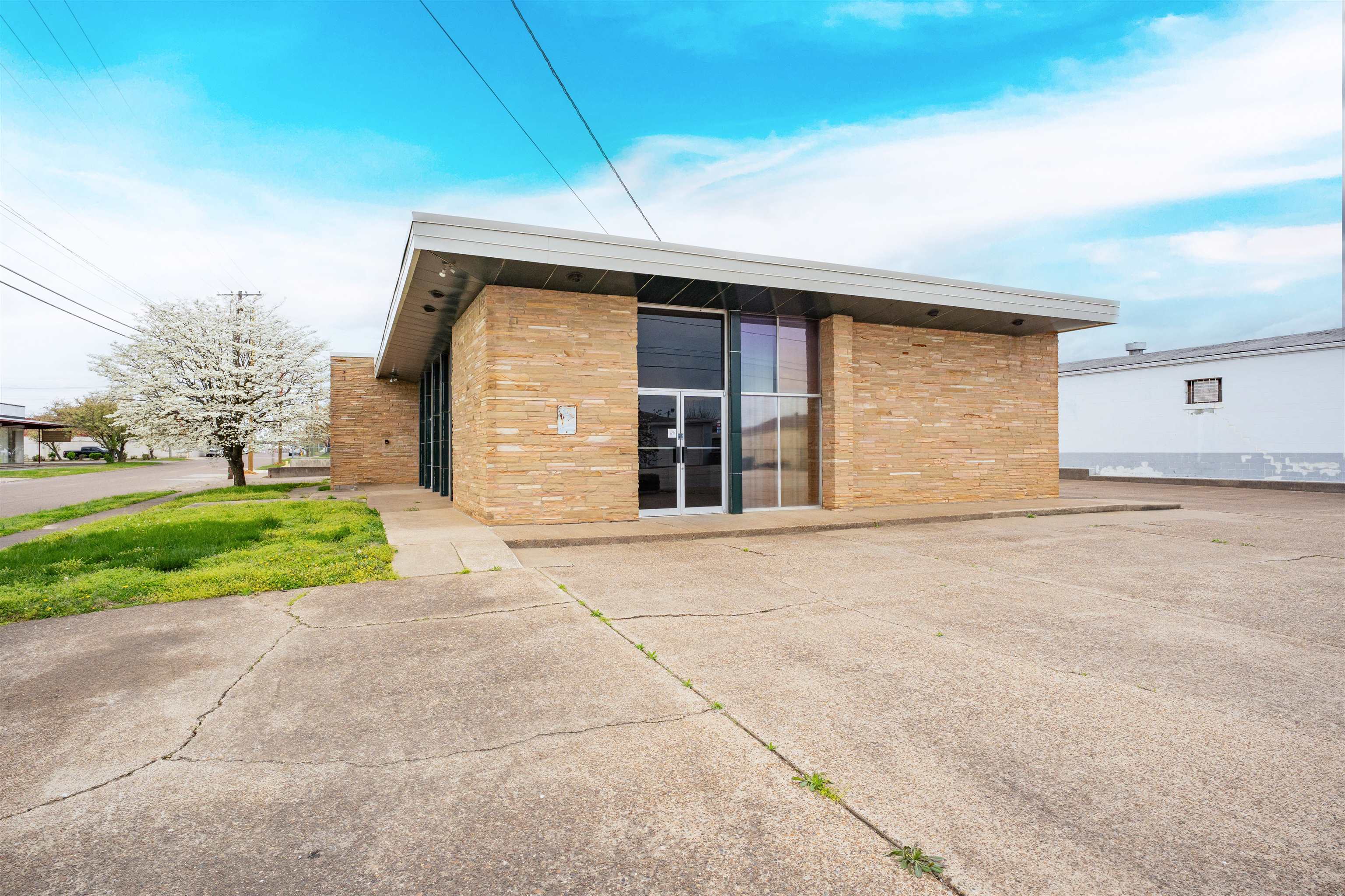 435 E 14th Street, Owensboro, Kentucky 42303, ,Industrial,For Sale,E 14th Street,94475