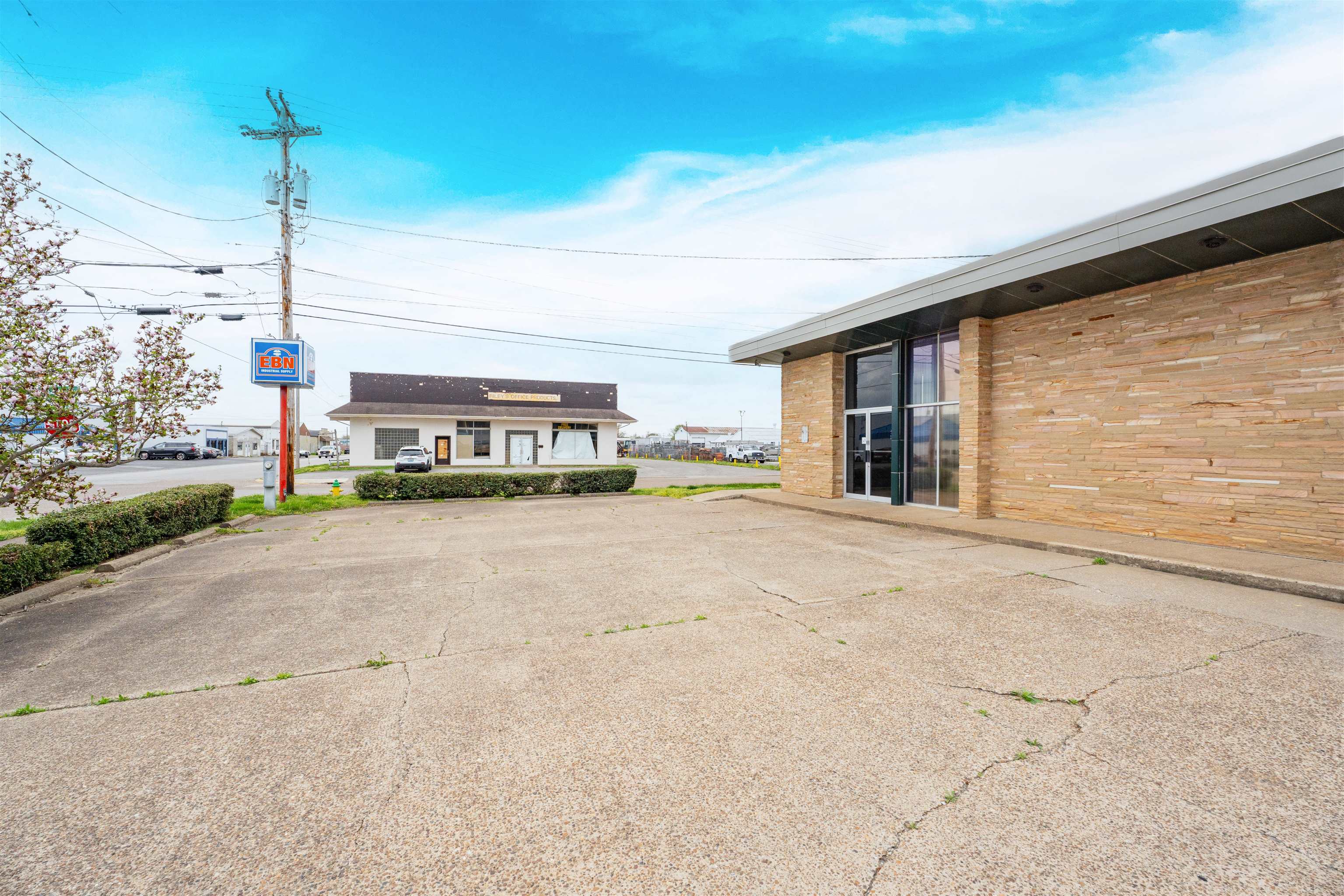 435 E 14th Street, Owensboro, Kentucky 42303, ,Industrial,For Sale,E 14th Street,94475
