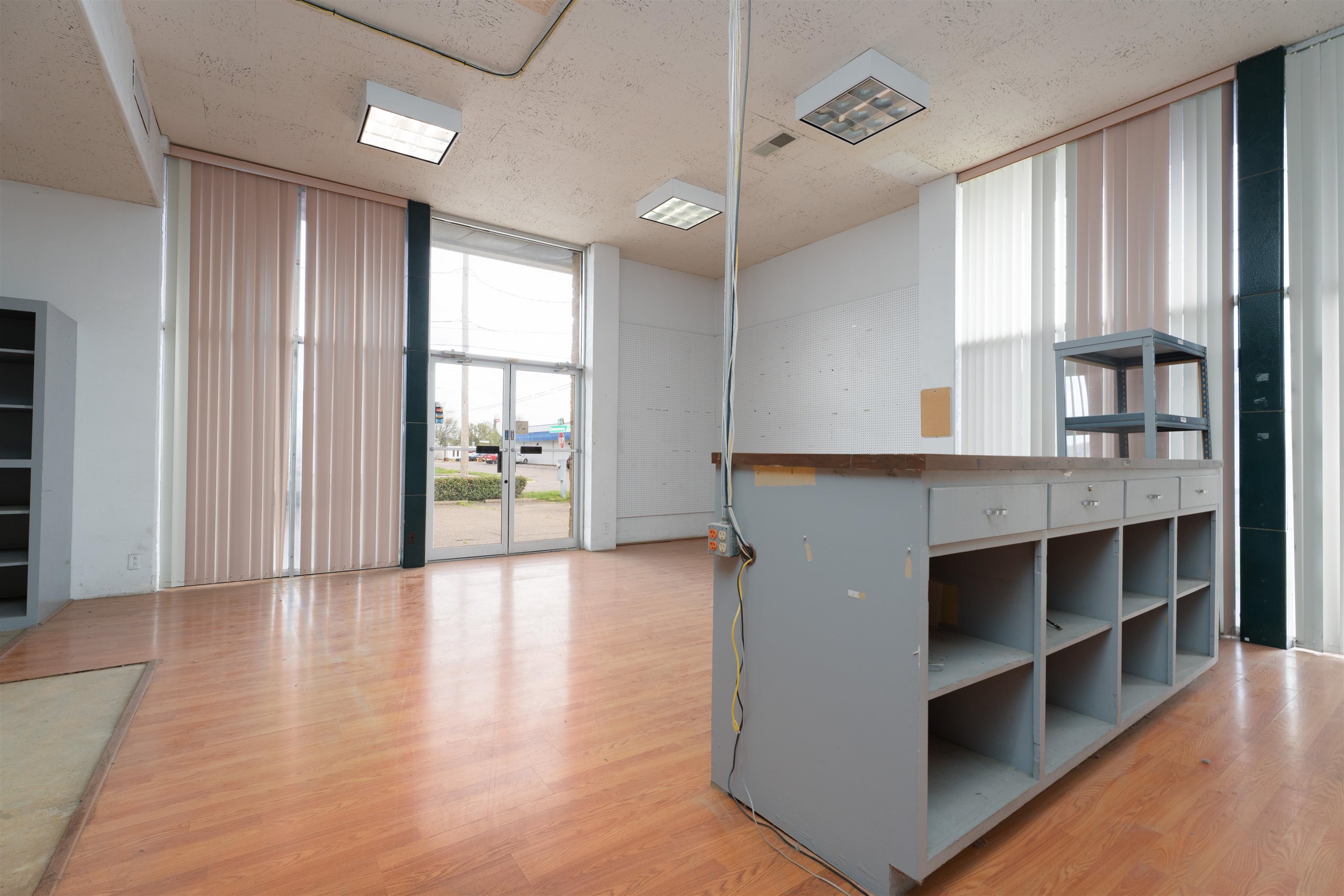 435 E 14th Street, Owensboro, Kentucky 42303, ,Industrial,For Sale,E 14th Street,94475