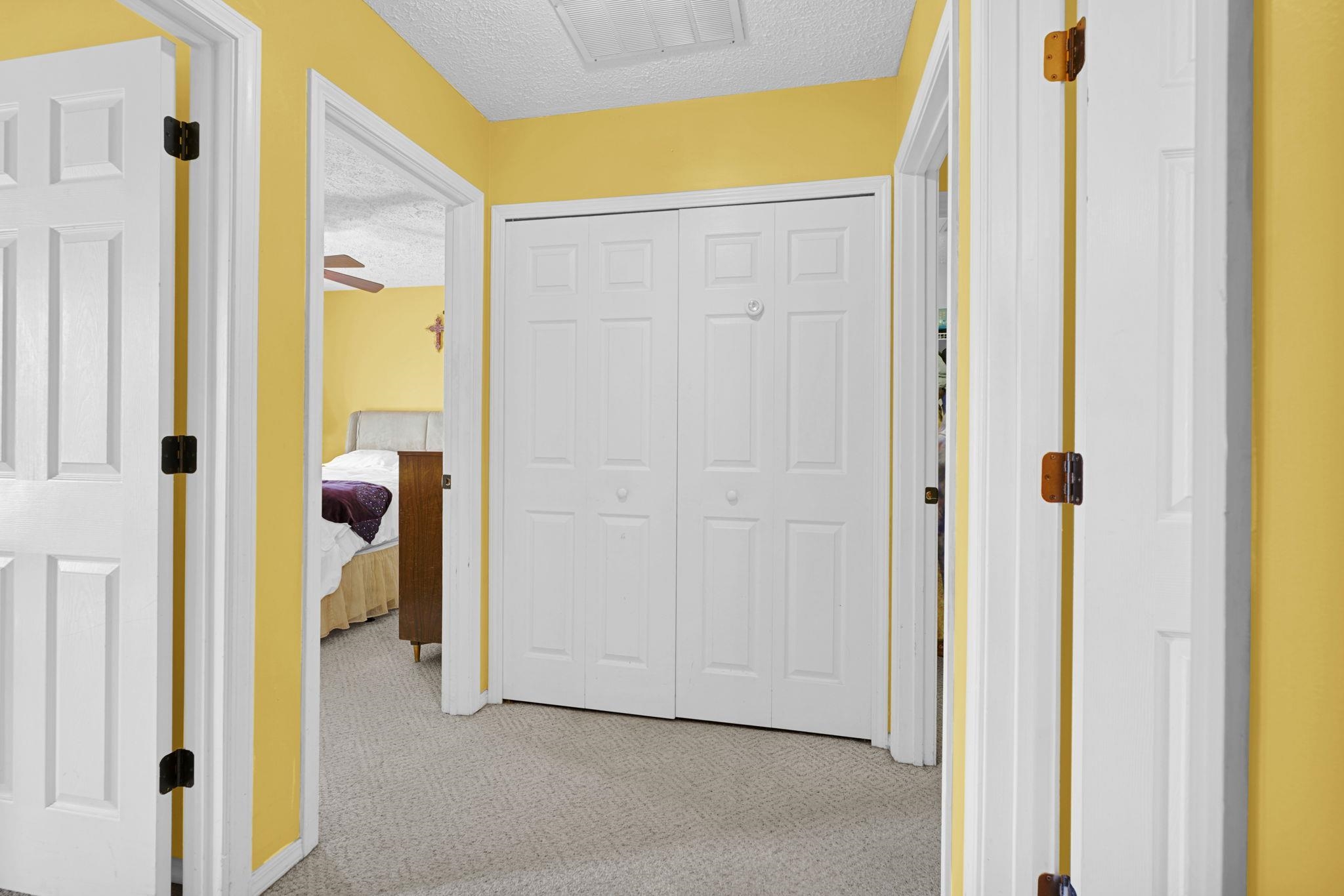 236 Lakewood Dr, Owensboro, Kentucky 42301, 3 Bedrooms Bedrooms, ,2 BathroomsBathrooms,Single Family Residence,For Sale,Lakewood Dr,94476