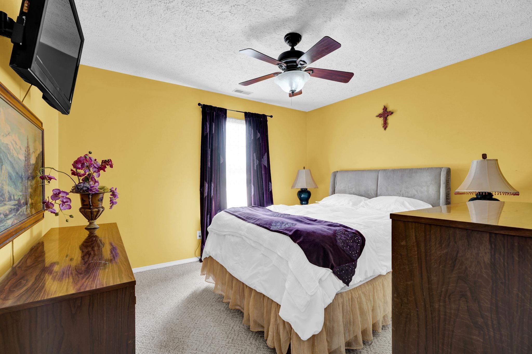 236 Lakewood Dr, Owensboro, Kentucky 42301, 3 Bedrooms Bedrooms, ,2 BathroomsBathrooms,Single Family Residence,For Sale,Lakewood Dr,94476