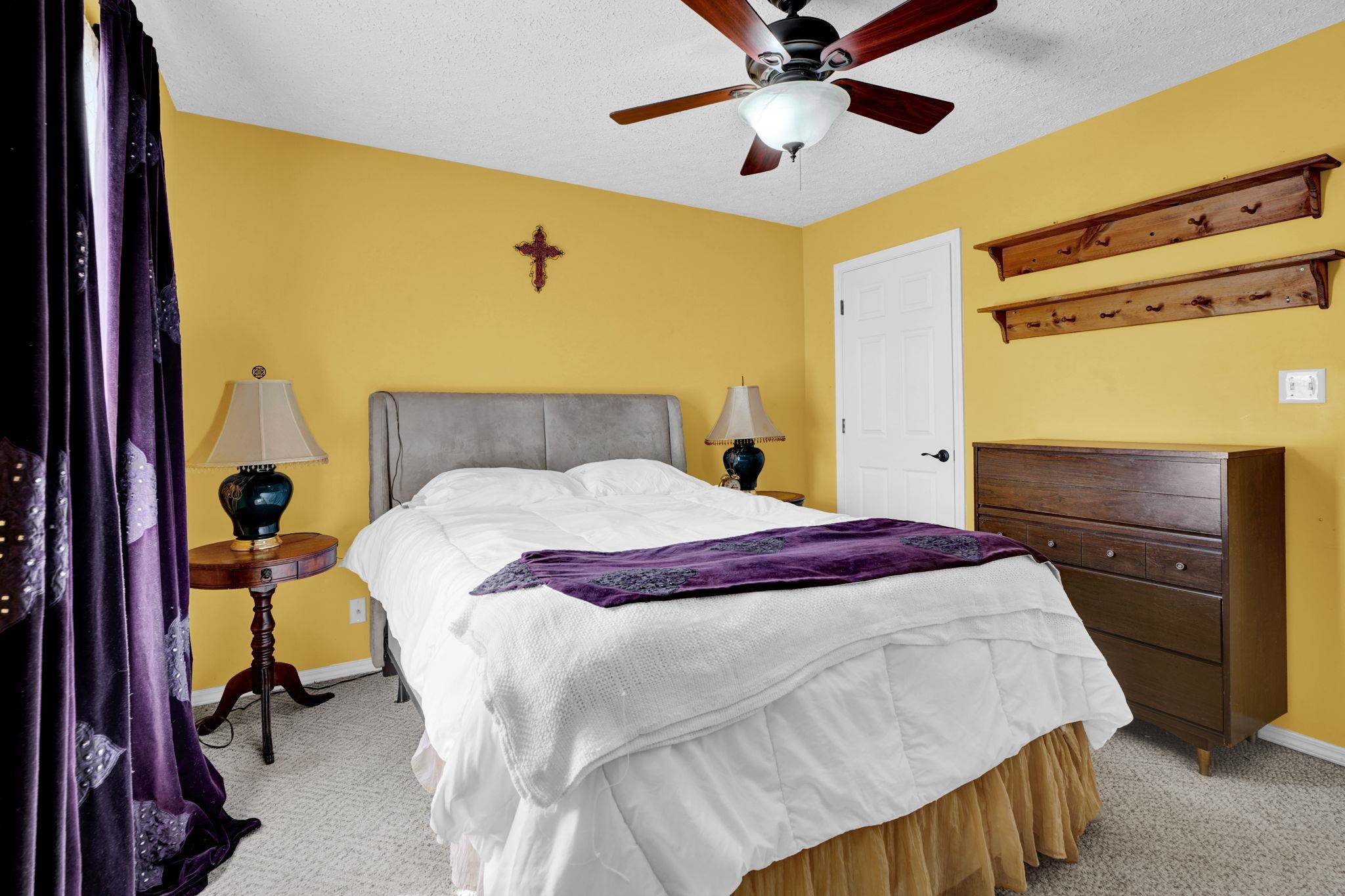 236 Lakewood Dr, Owensboro, Kentucky 42301, 3 Bedrooms Bedrooms, ,2 BathroomsBathrooms,Single Family Residence,For Sale,Lakewood Dr,94476